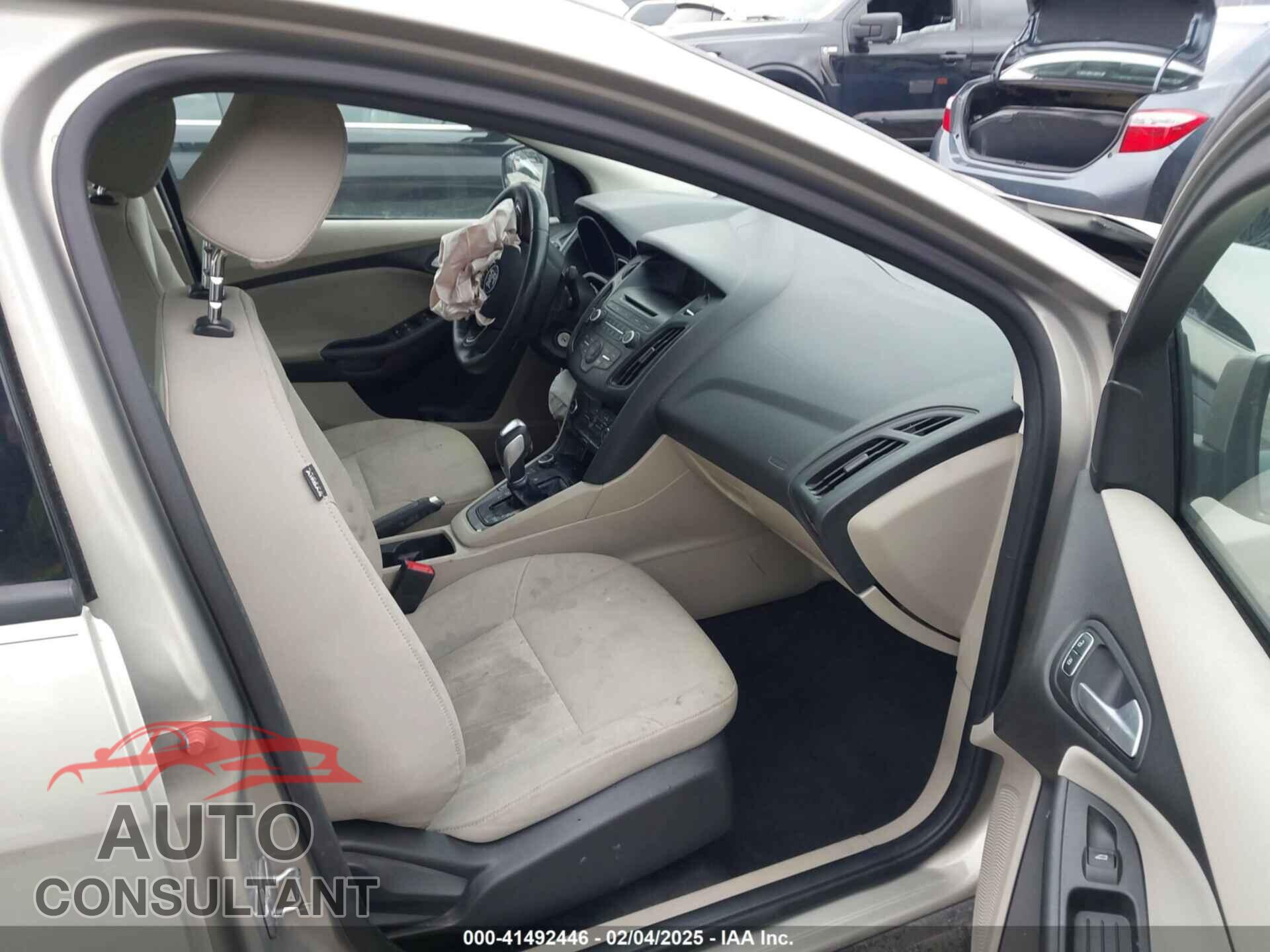 FORD FOCUS 2015 - 1FADP3F26FL299112