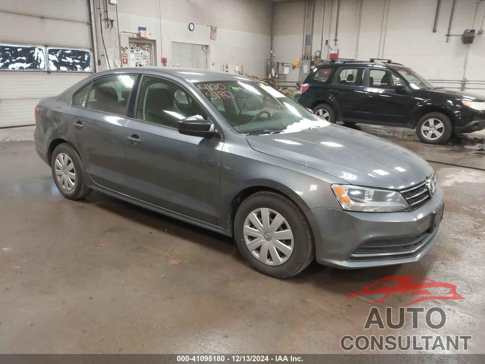 VOLKSWAGEN JETTA 2015 - 3VW2K7AJ5FM424781