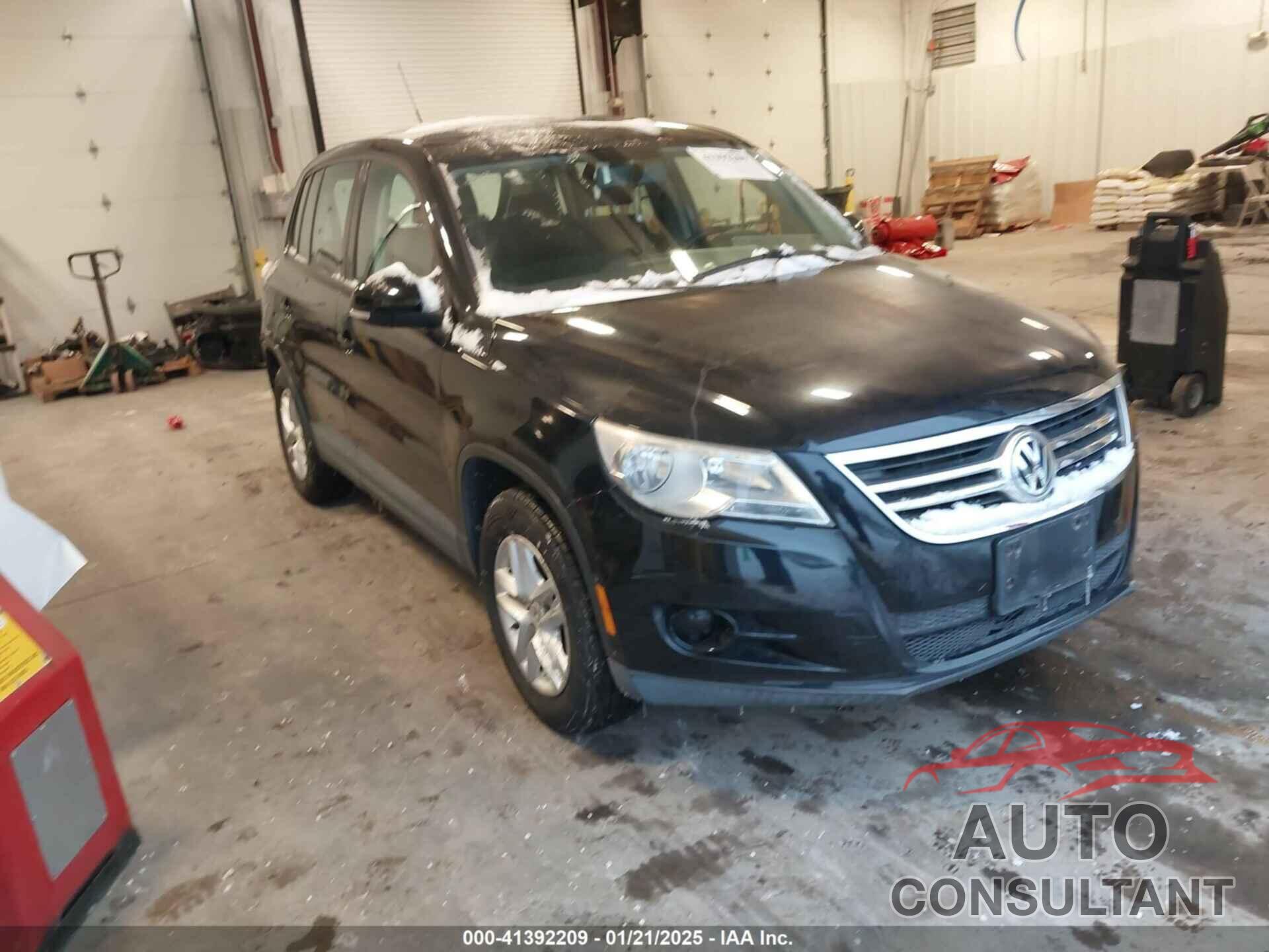 VOLKSWAGEN TIGUAN 2011 - WVGBV7AX3BW513494