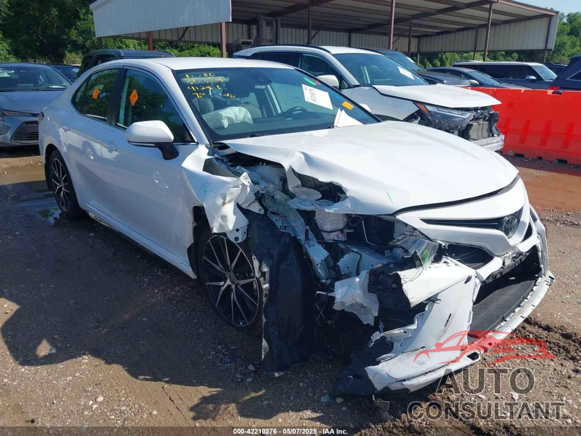 TOYOTA CAMRY 2023 - 4T1G11AK8PU794813
