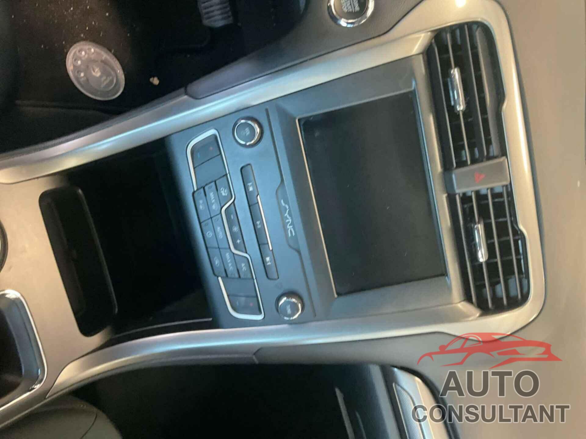 FORD FUSION 2020 - 3FA6P0LU1LR239264
