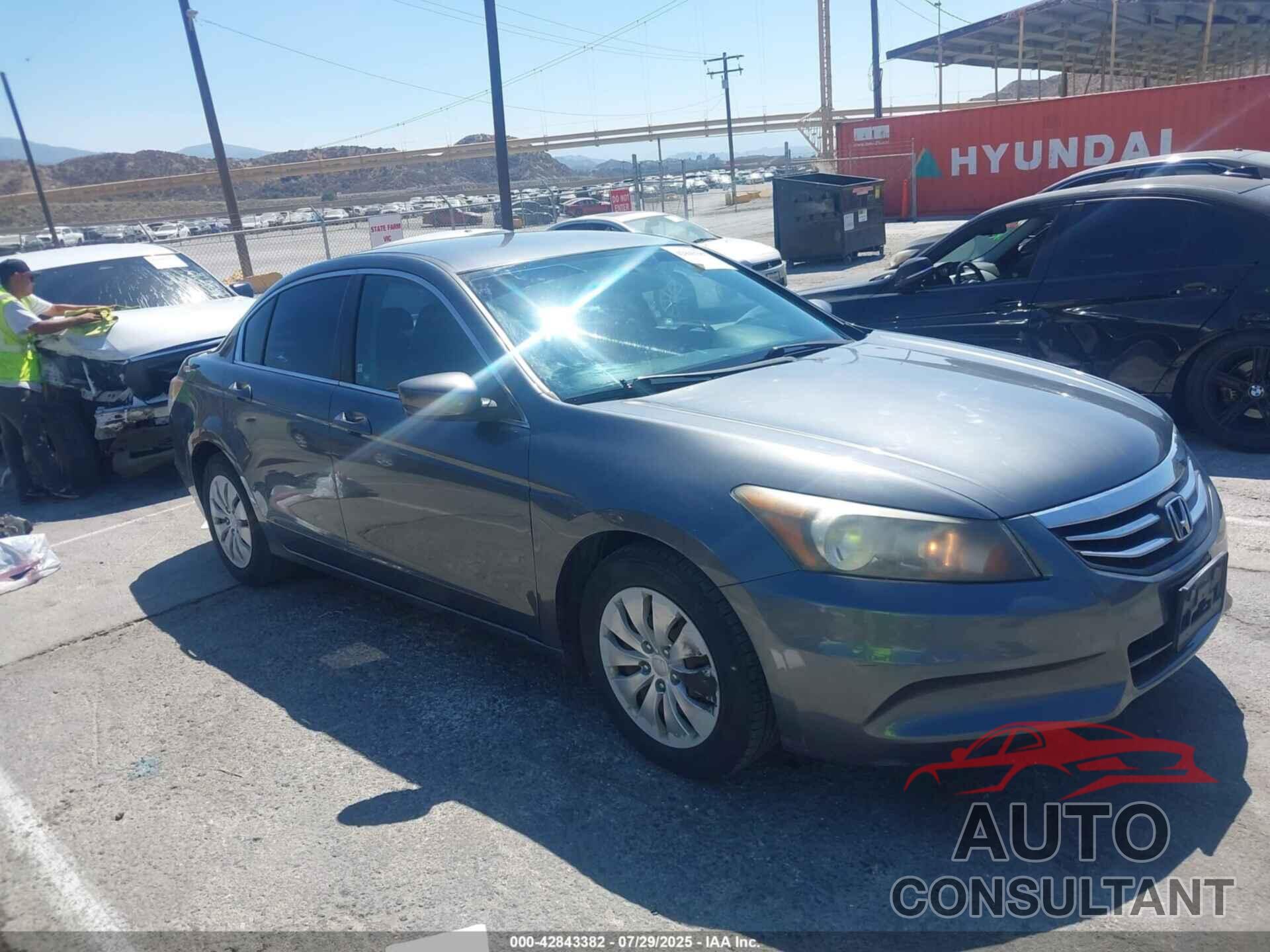HONDA ACCORD 2011 - 1HGCP2F34BA136779