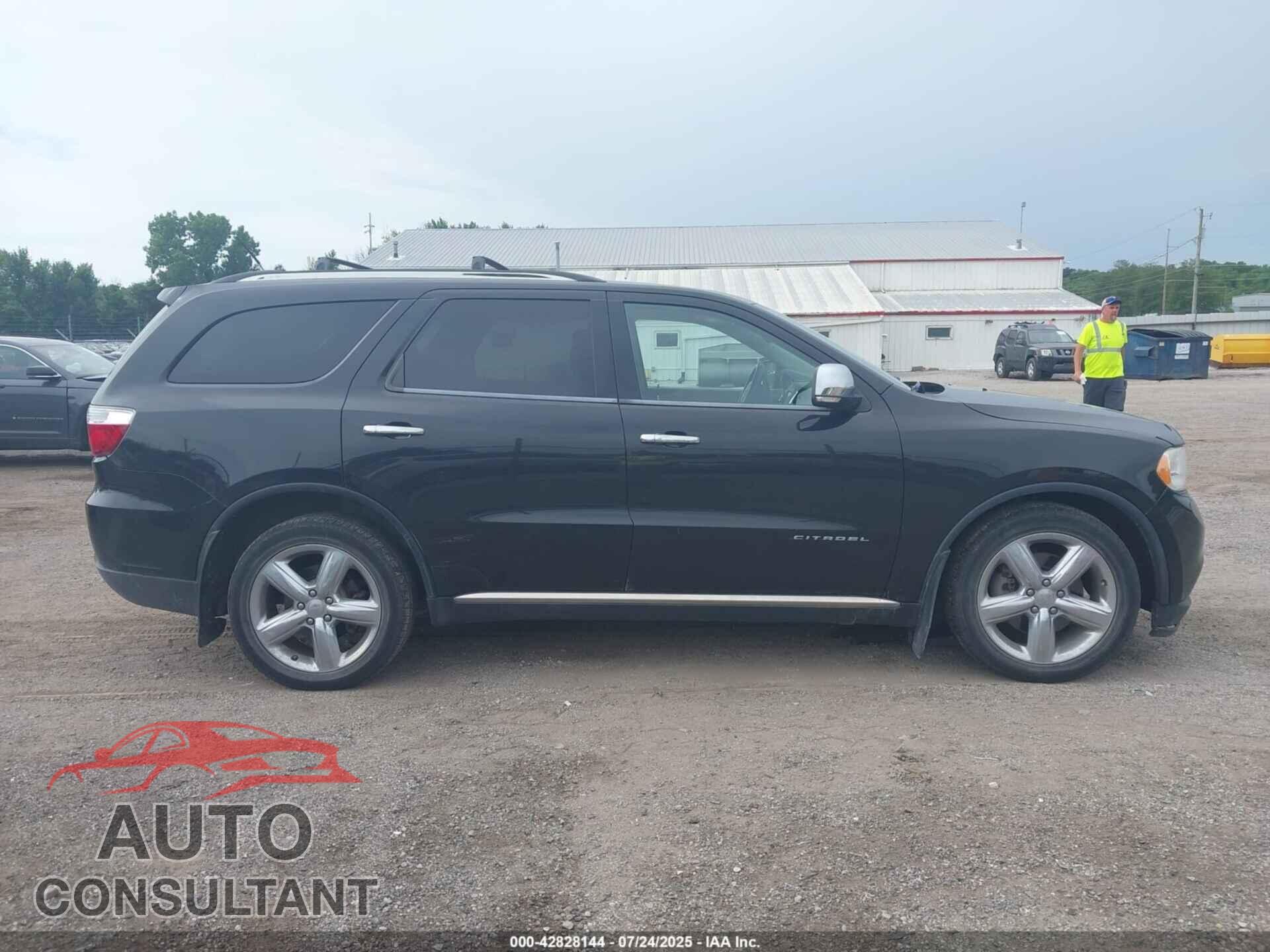 DODGE DURANGO 2013 - 1C4SDJET3DC563618