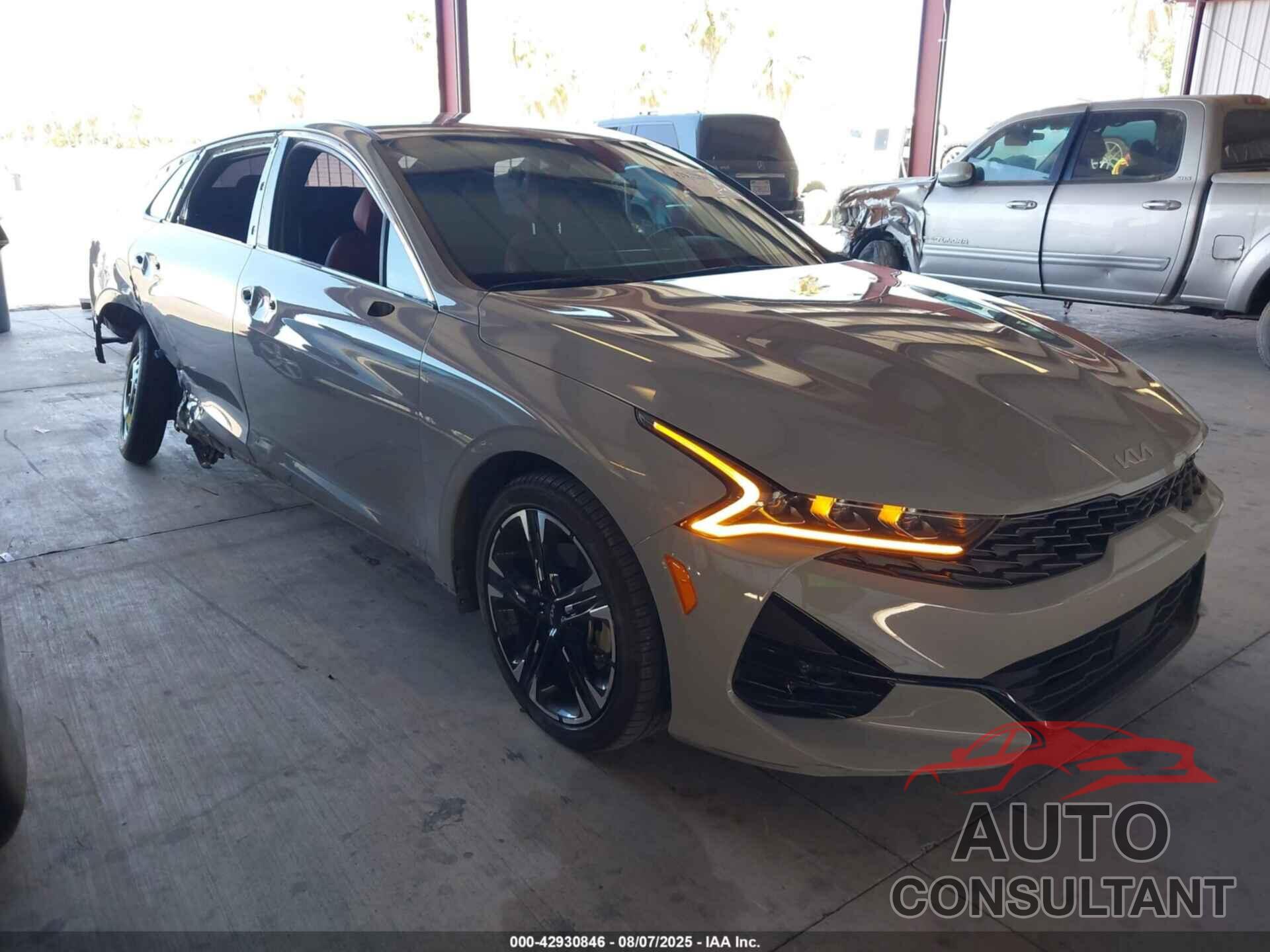 KIA K5 2023 - 5XXG64J25PG228069