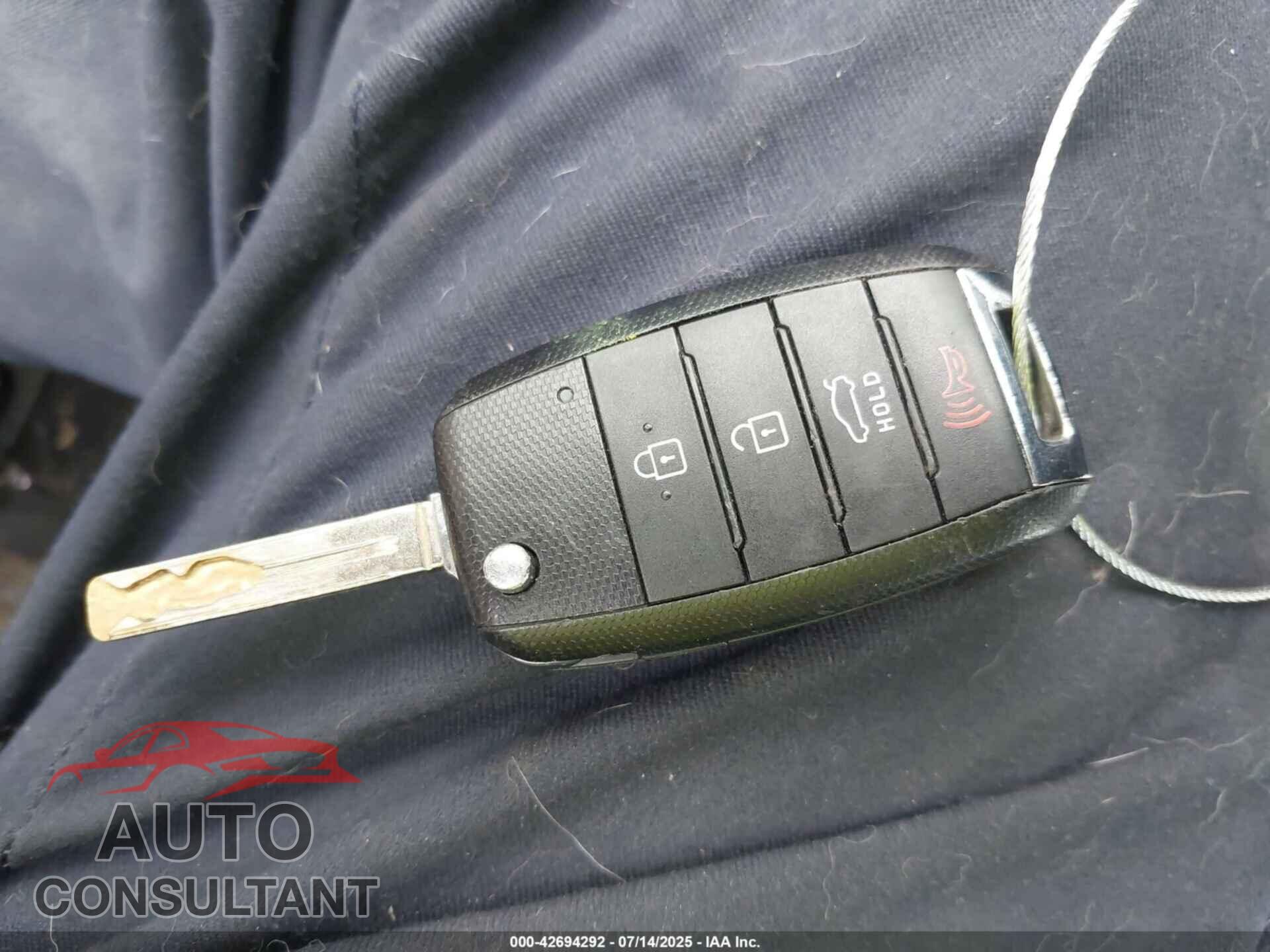 KIA RIO 2014 - KNADM4A33E6330111