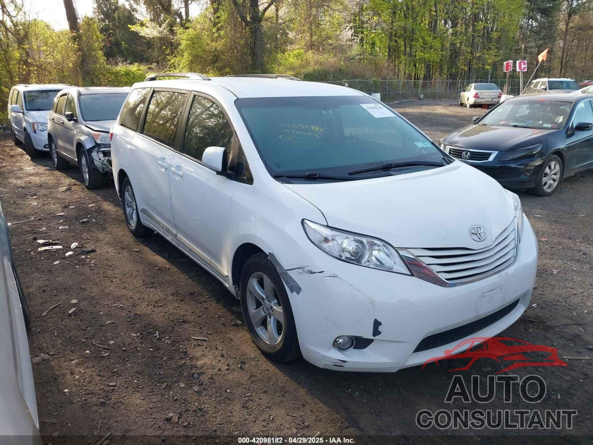 TOYOTA SIENNA 2015 - 5TDKK3DC5FS577945