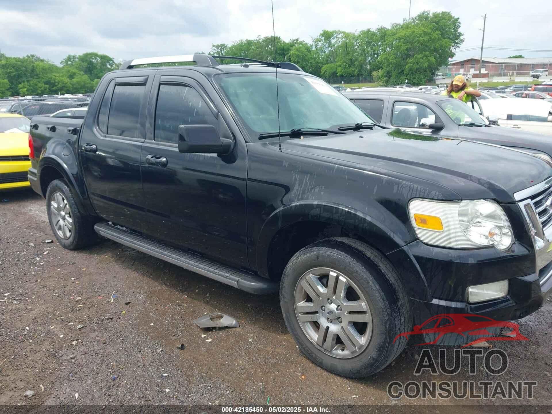 FORD EXPLORER SPORT TRAC 2010 - 1FMEU3DE0AUA21096