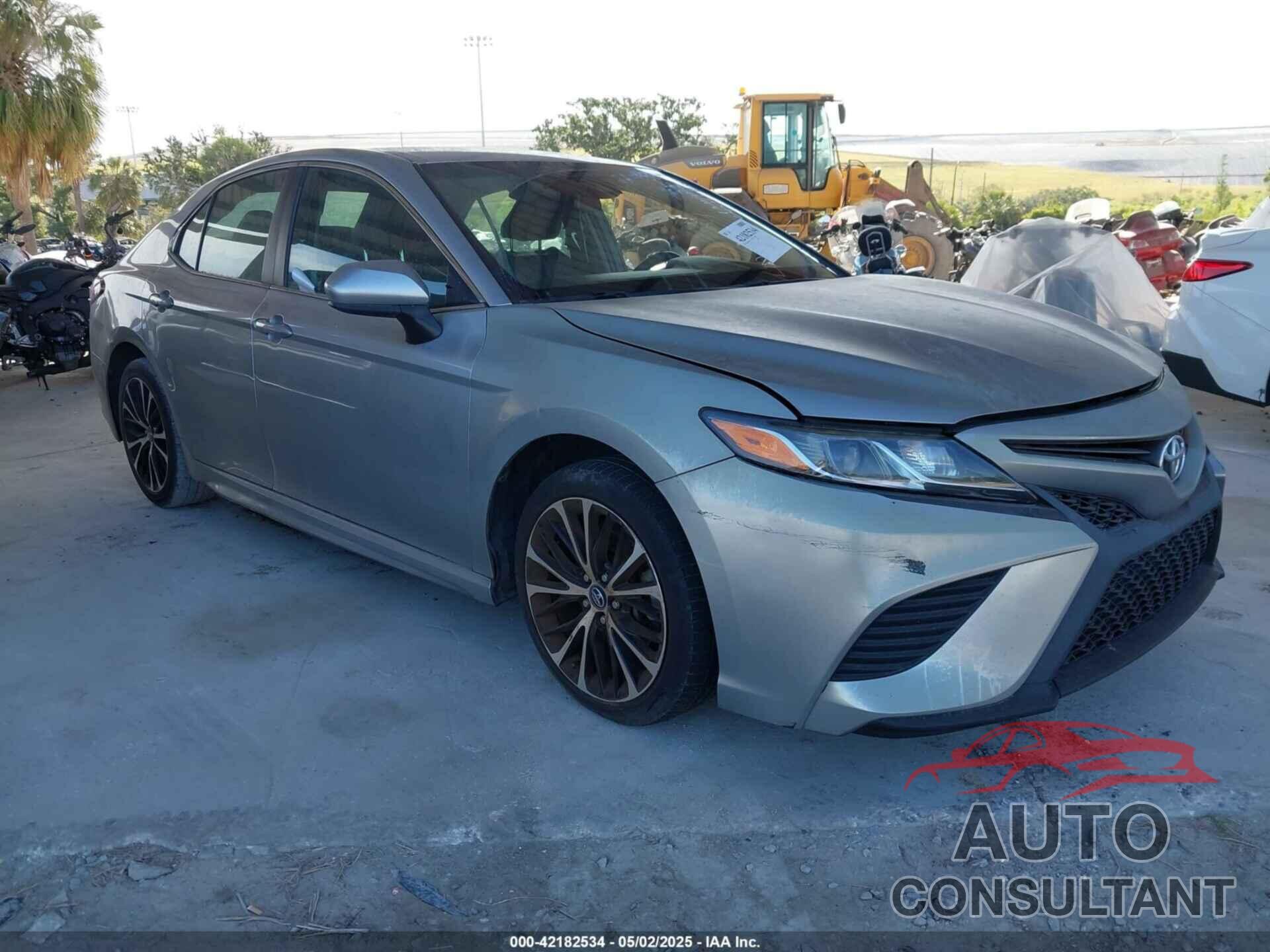 TOYOTA CAMRY 2018 - 4T1B11HK7JU643131