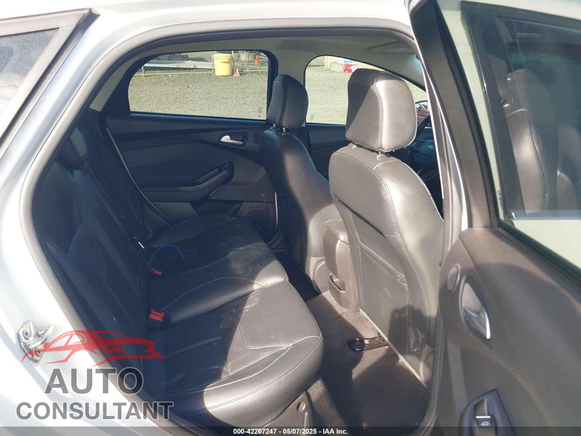 FORD FOCUS 2017 - 1FADP3N24HL308751
