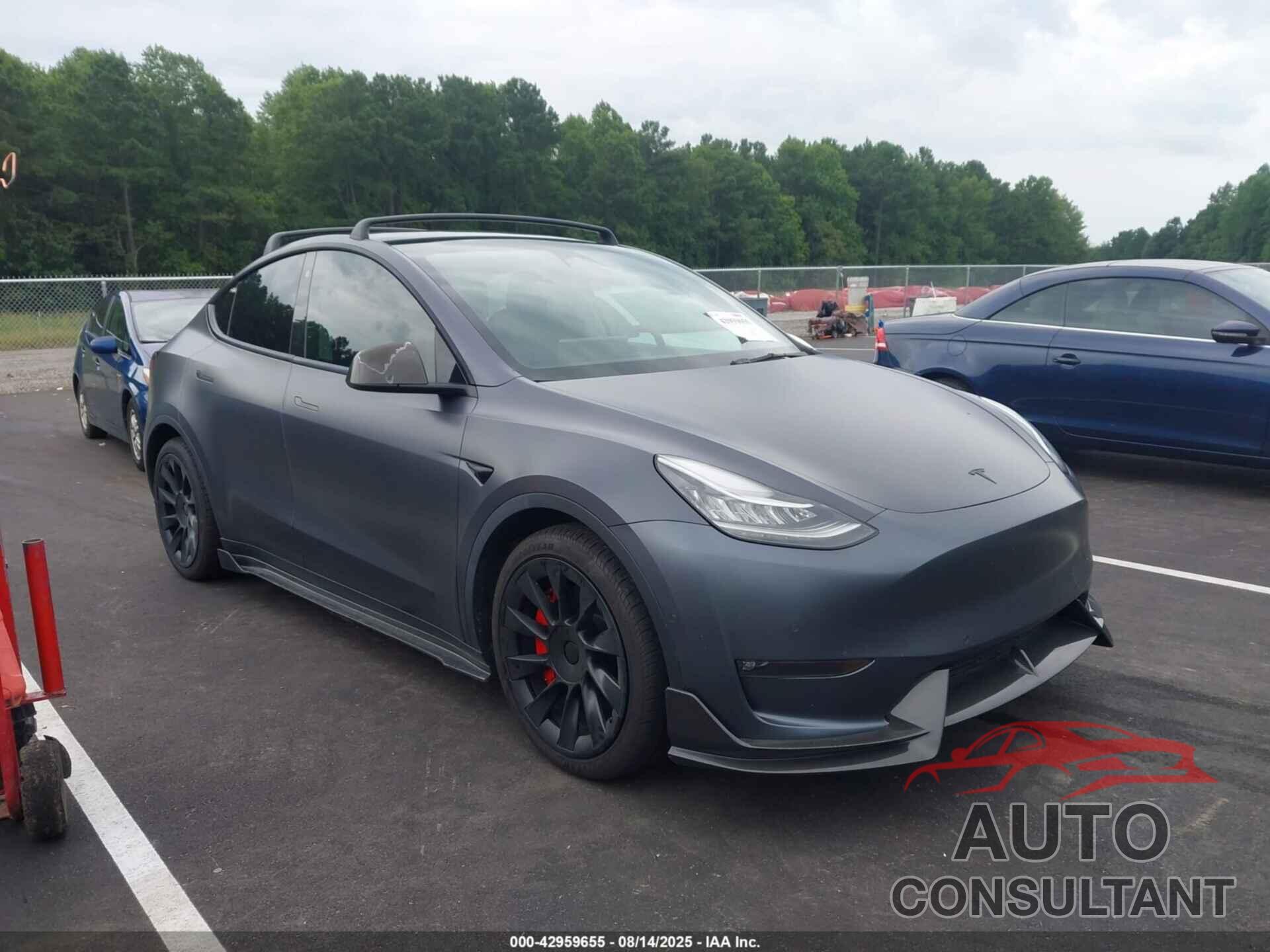 TESLA MODEL Y 2021 - 5YJYGDEE0MF258469