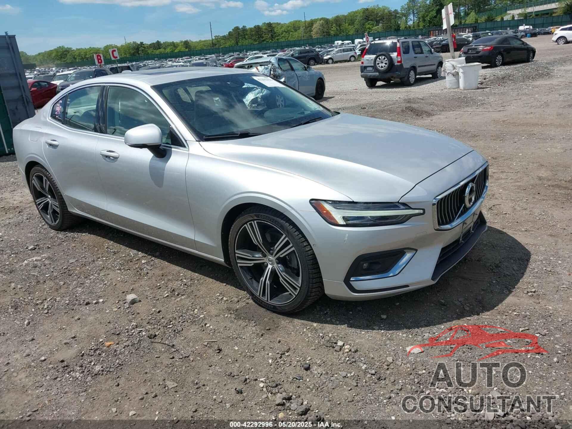 VOLVO S60 2022 - 7JRL12FL5NG173925