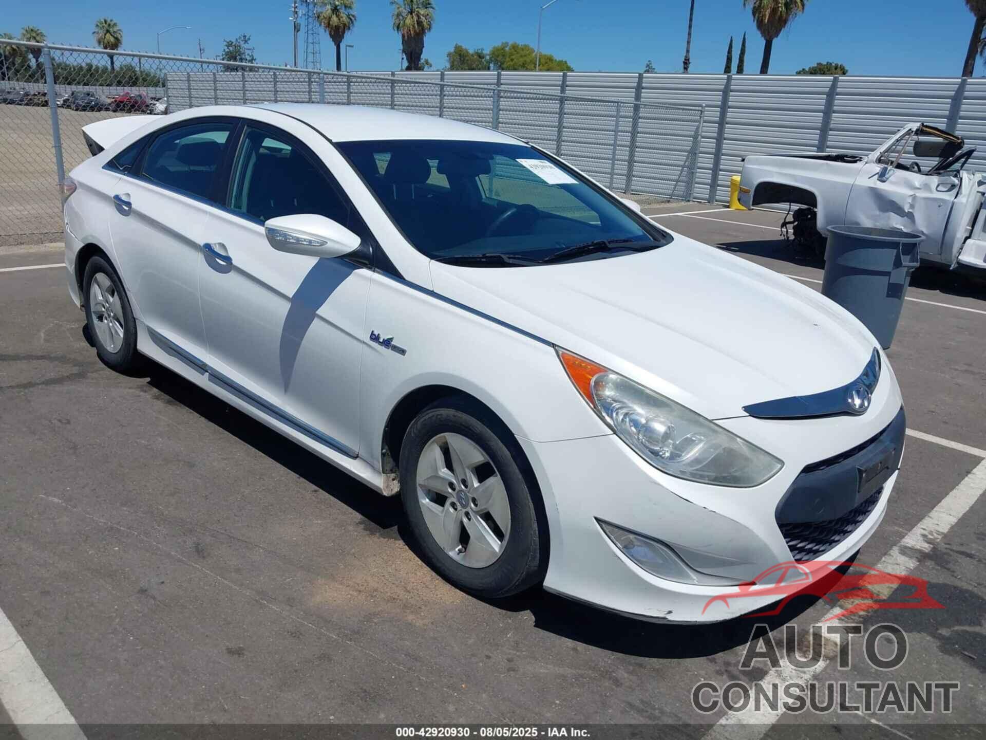 HYUNDAI SONATA HYBRID 2012 - KMHEC4A46CA035674