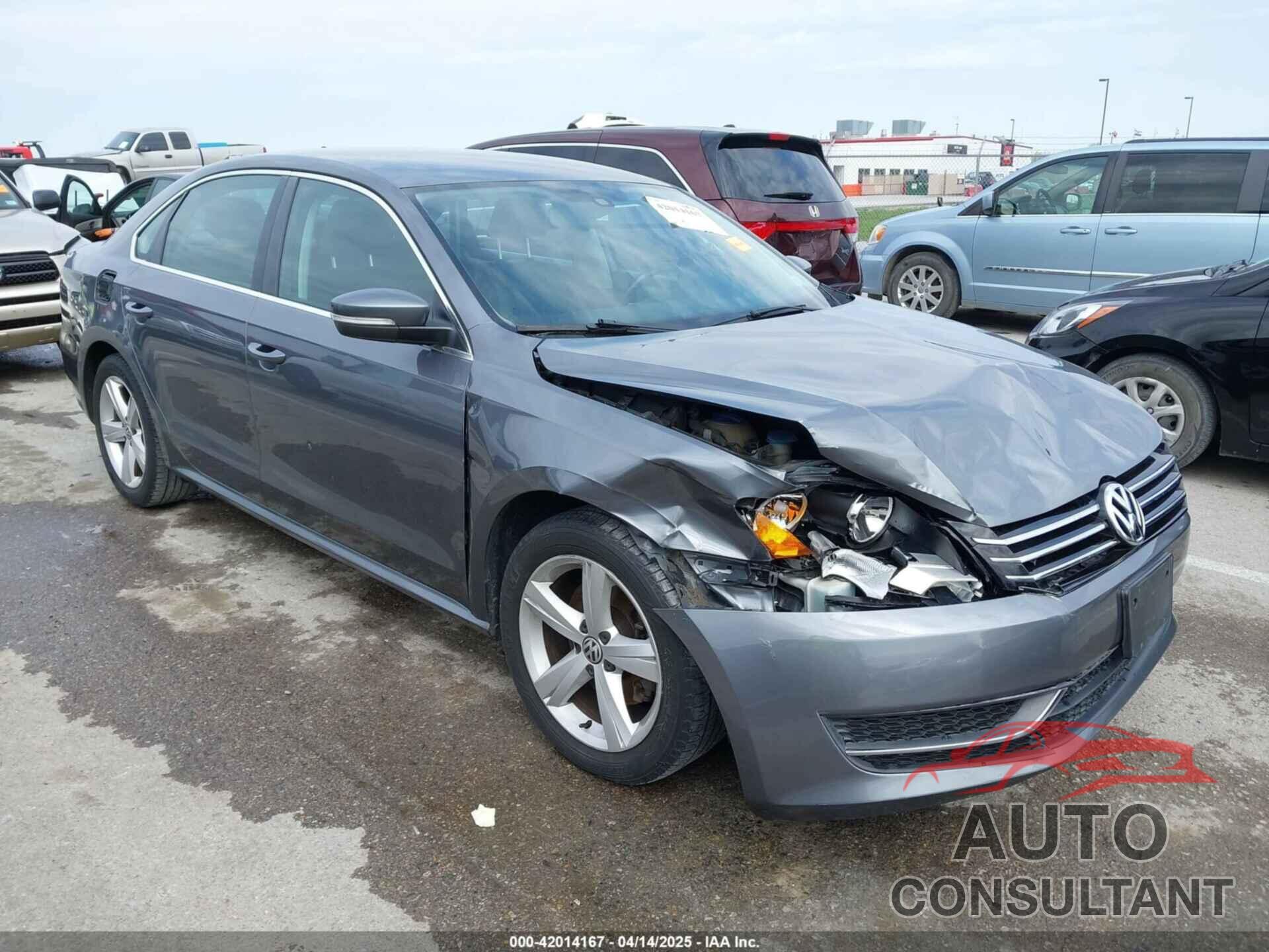 VOLKSWAGEN PASSAT 2013 - 1VWBH7A31DC084351