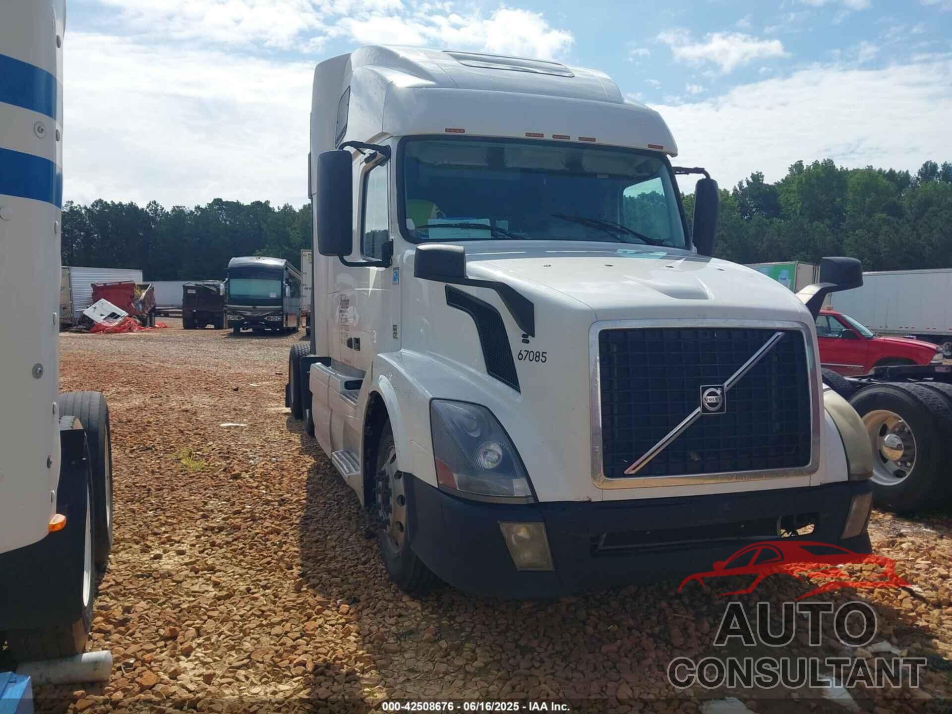 VOLVO VN 2014 - 4V4NC9EH1EN172696
