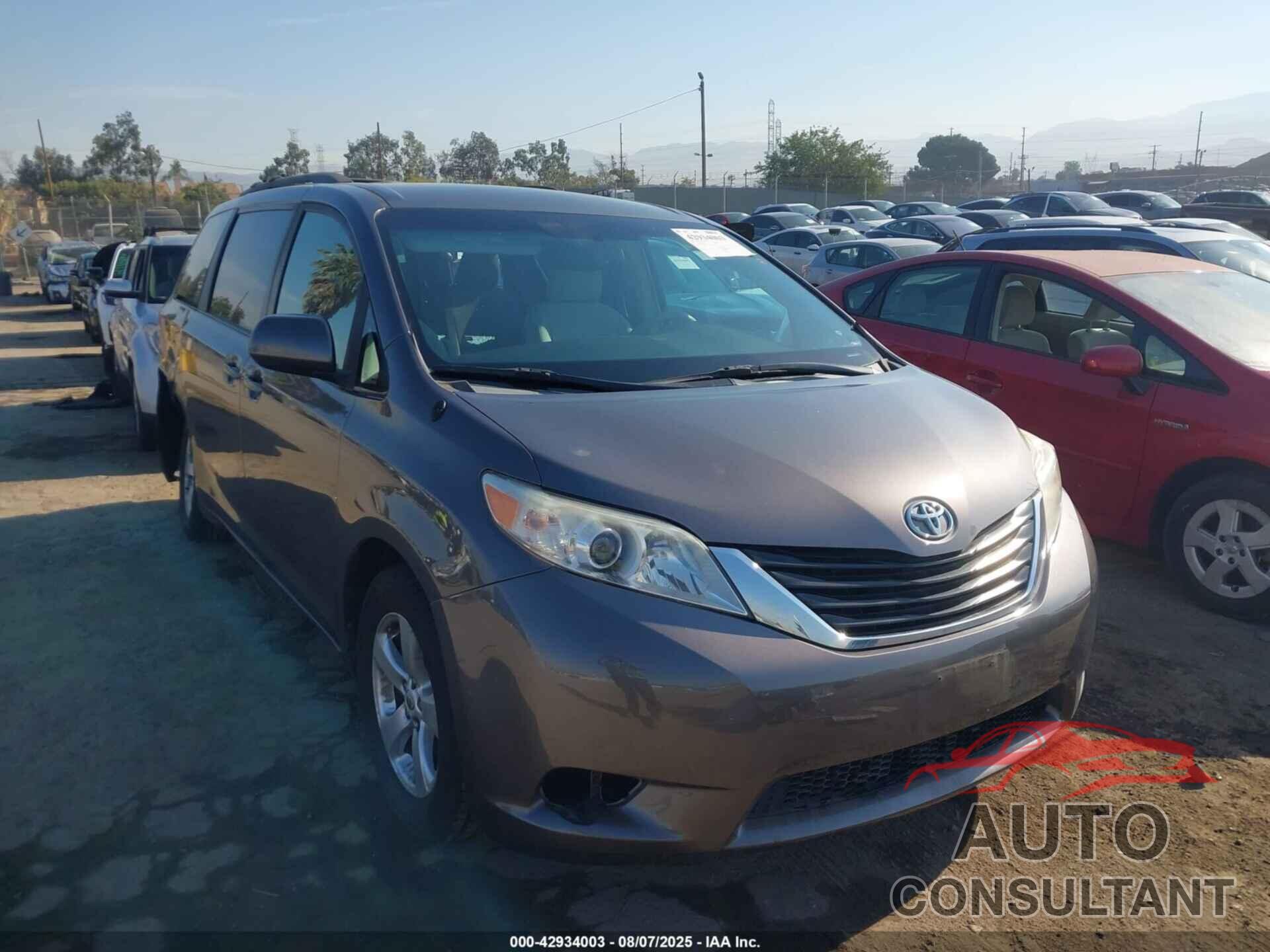 TOYOTA SIENNA 2011 - 5TDKK3DC5BS125486