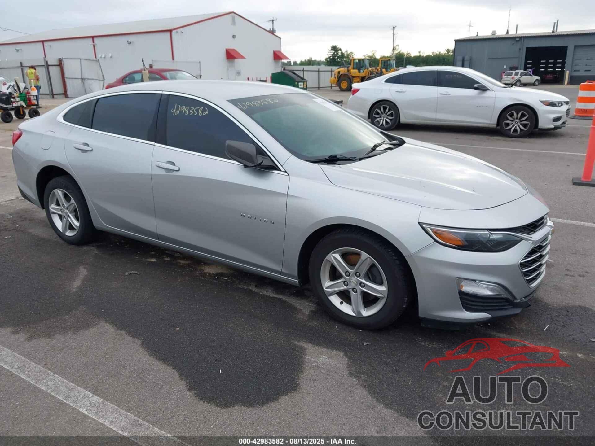 CHEVROLET MALIBU 2020 - 1G1ZB5ST8LF158070