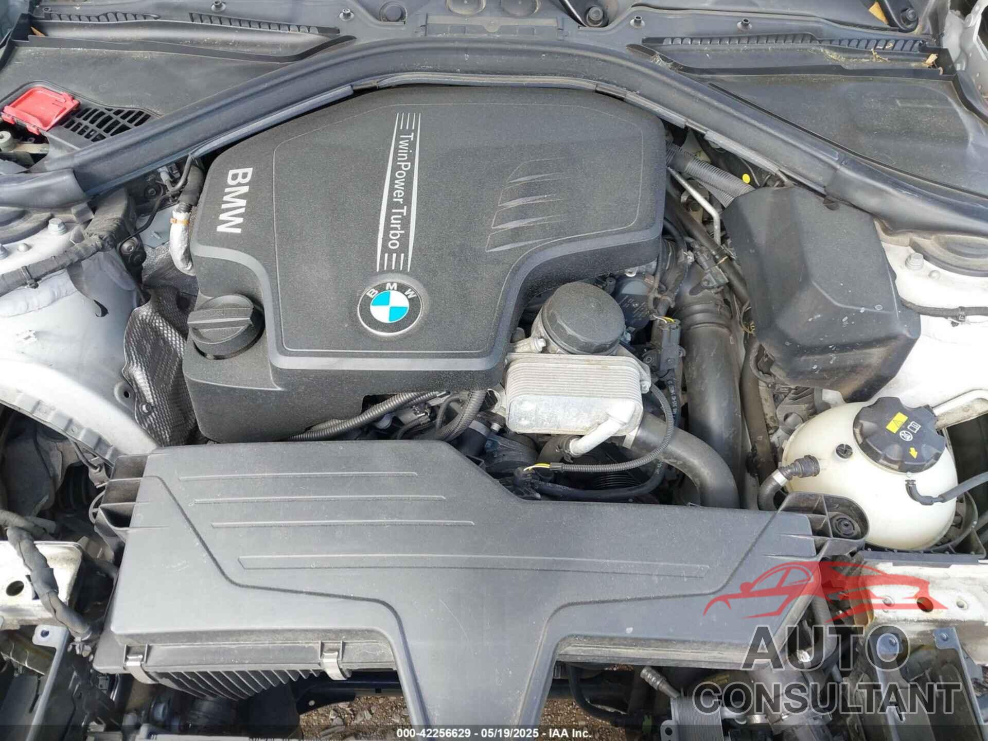 BMW 320I 2016 - WBA8E5G52GNU20629