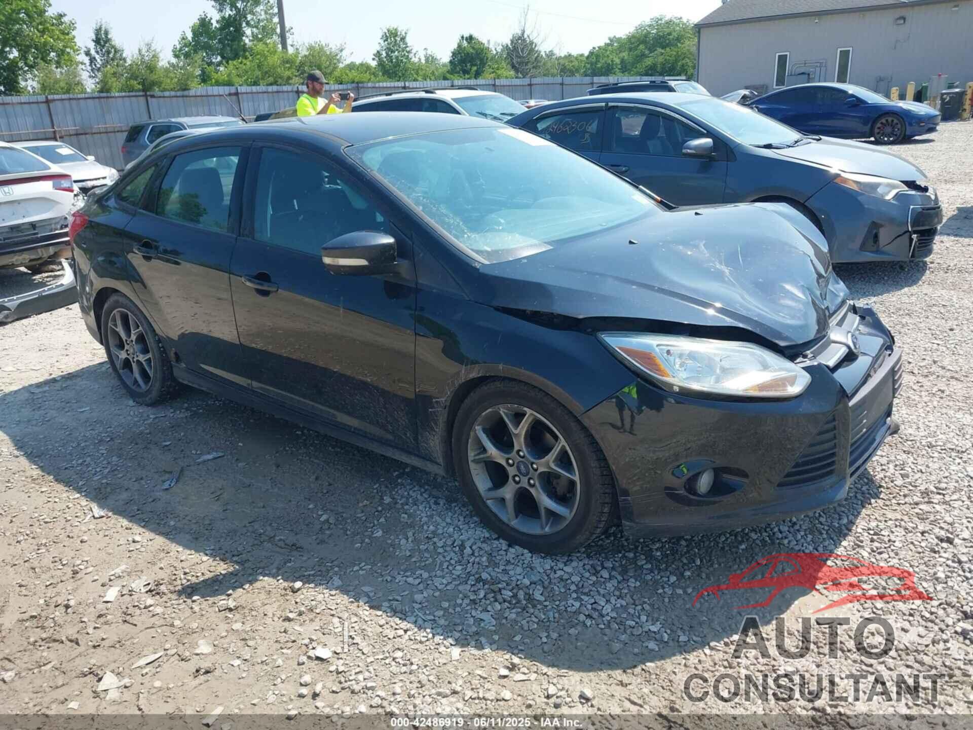 FORD FOCUS 2014 - 1FADP3F24EL229056