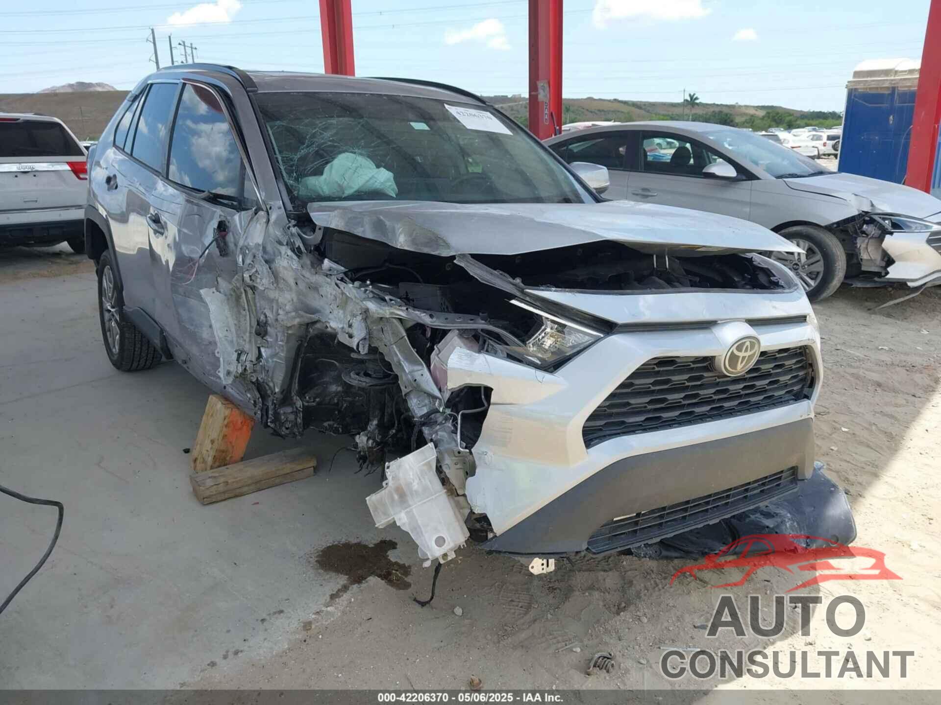 TOYOTA RAV4 2019 - 2T3C1RFV0KW034830