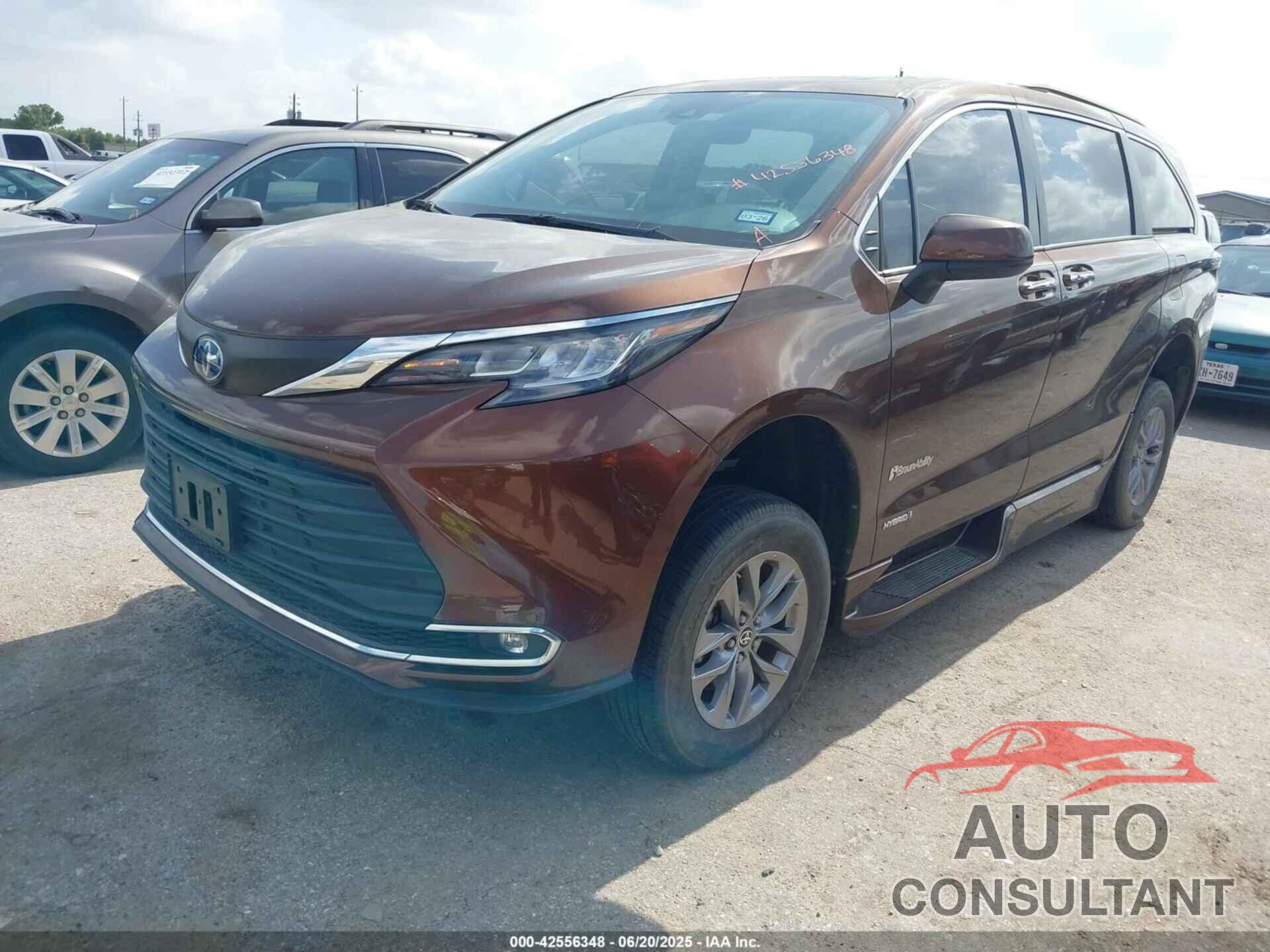 TOYOTA SIENNA 2021 - 5TDJRKEC6MS065866