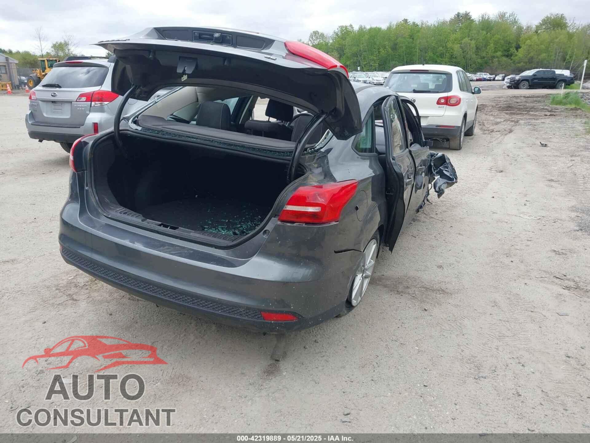 FORD FOCUS 2016 - 1FADP3F22GL327604