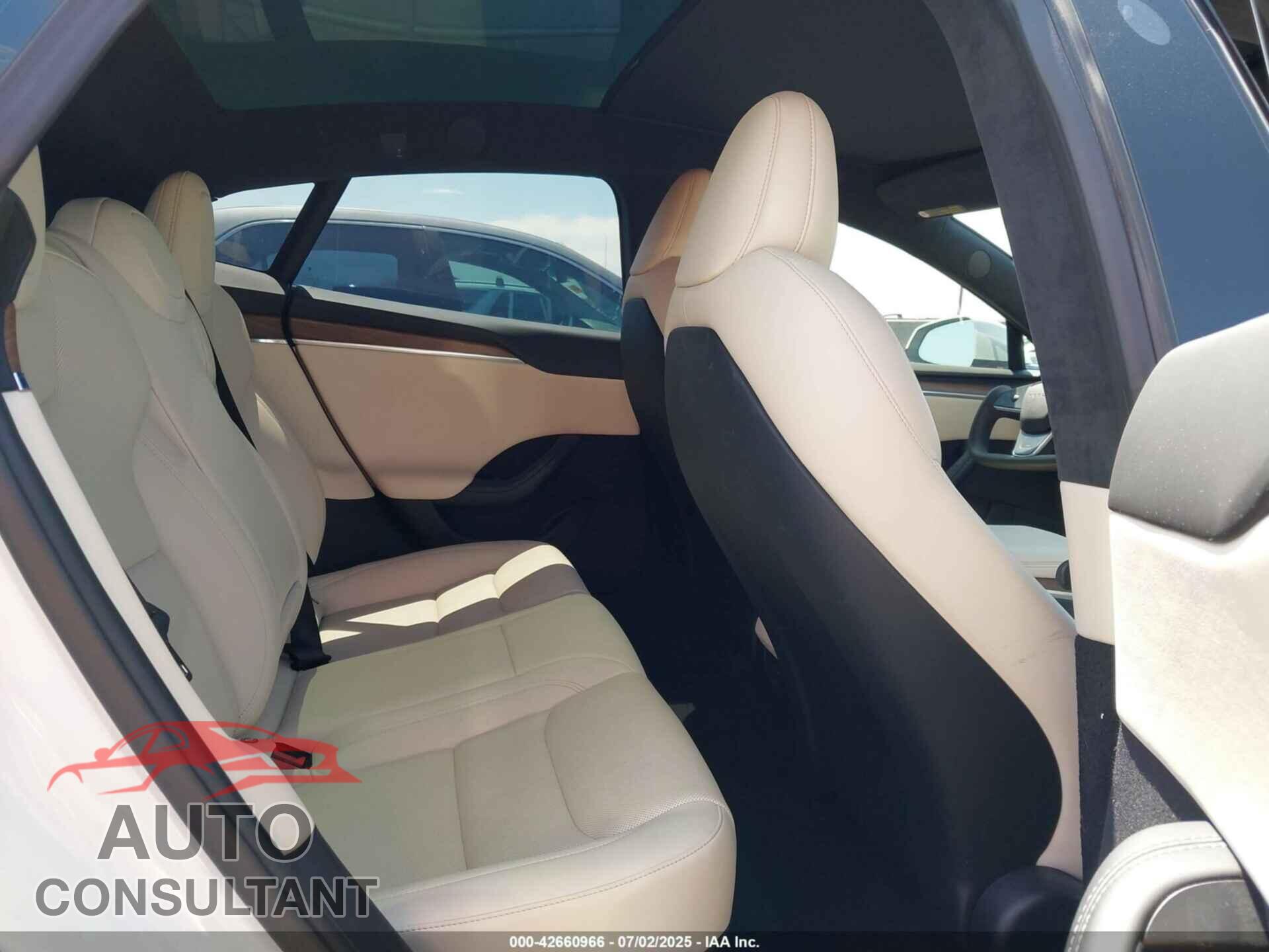 TESLA MODEL S 2022 - 5YJSA1E55NF486538