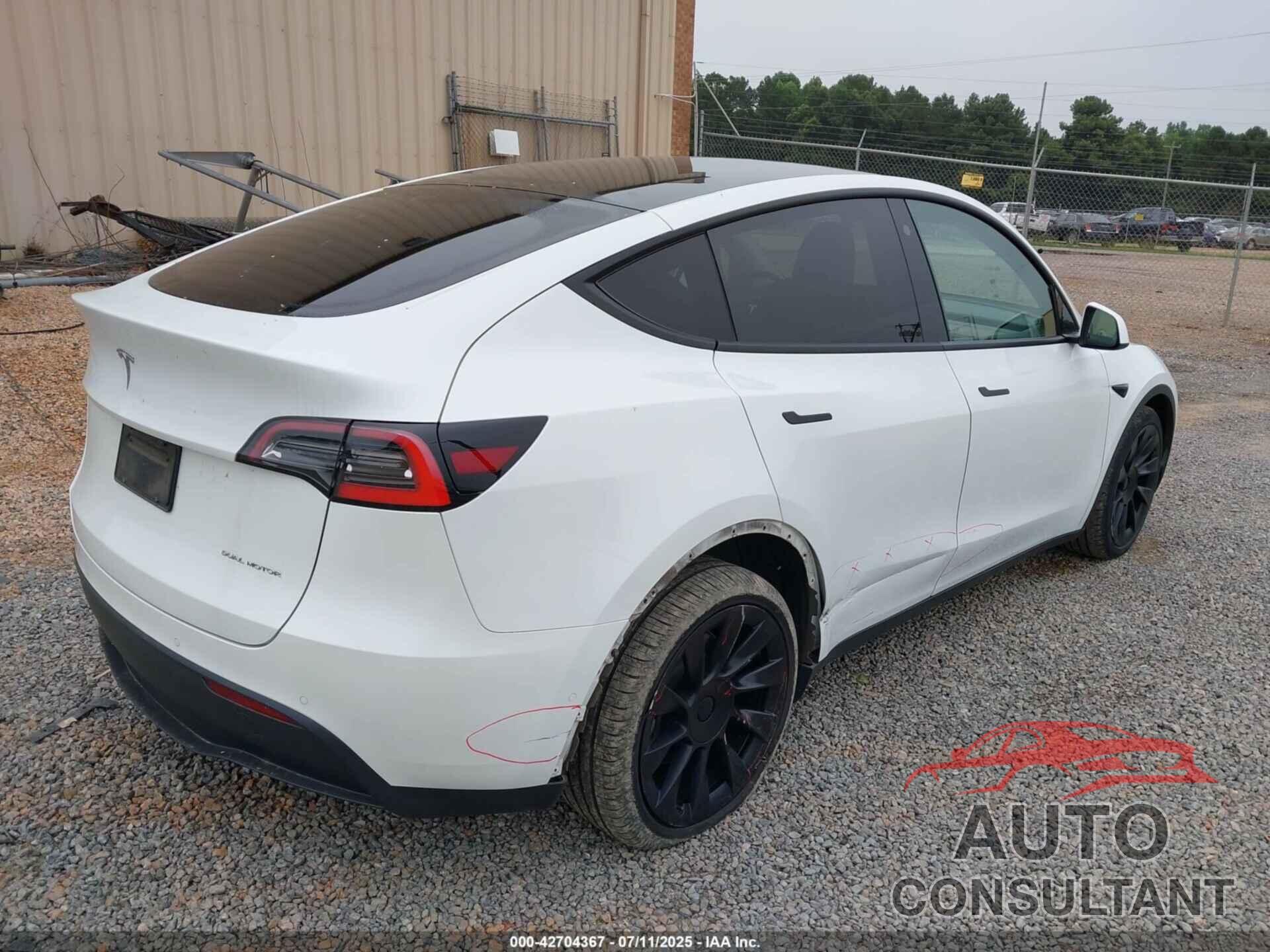 TESLA MODEL Y 2021 - 5YJYGDEE4MF084857