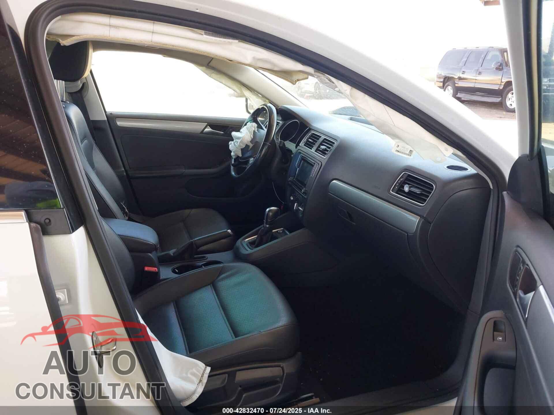 VOLKSWAGEN JETTA 2017 - 3VWDB7AJ4HM270897