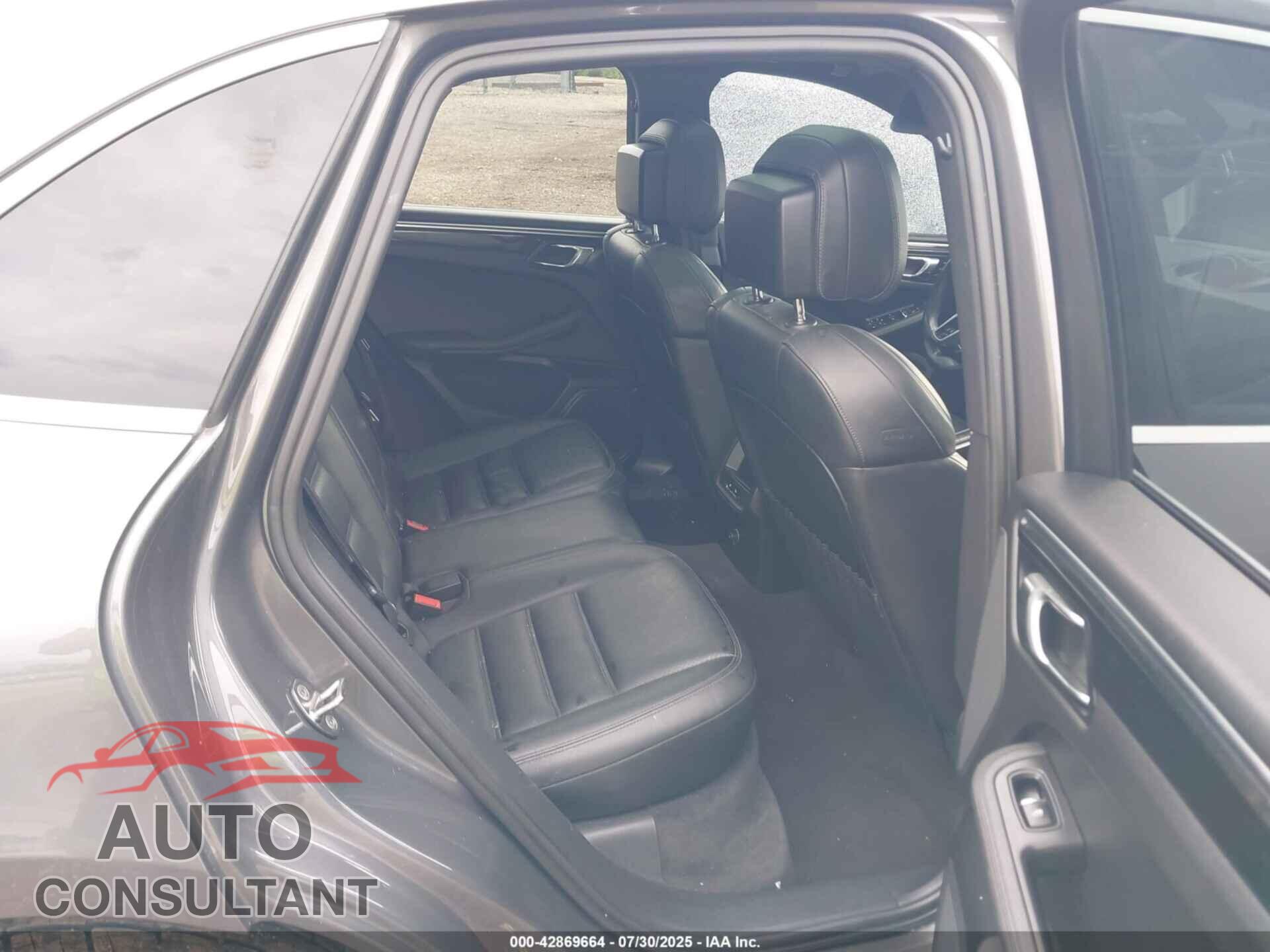 PORSCHE MACAN 2015 - WP1AB2A58FLB54904