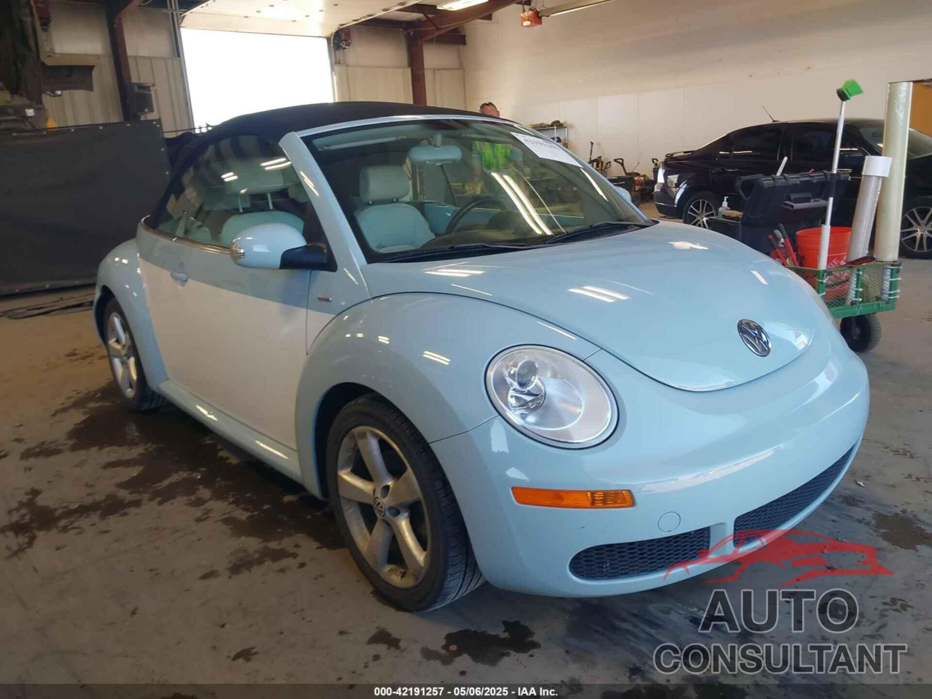 VOLKSWAGEN NEW BEETLE 2010 - 3VWRG3AL1AM003482