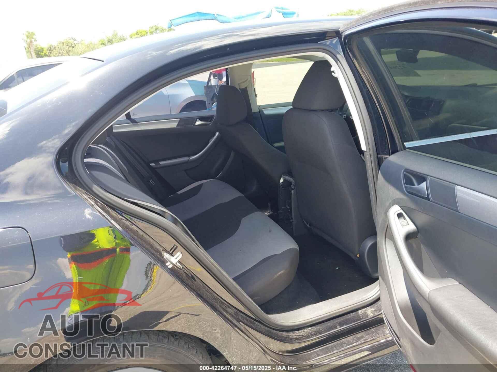 VOLKSWAGEN JETTA 2017 - 3VW2B7AJ0HM334361