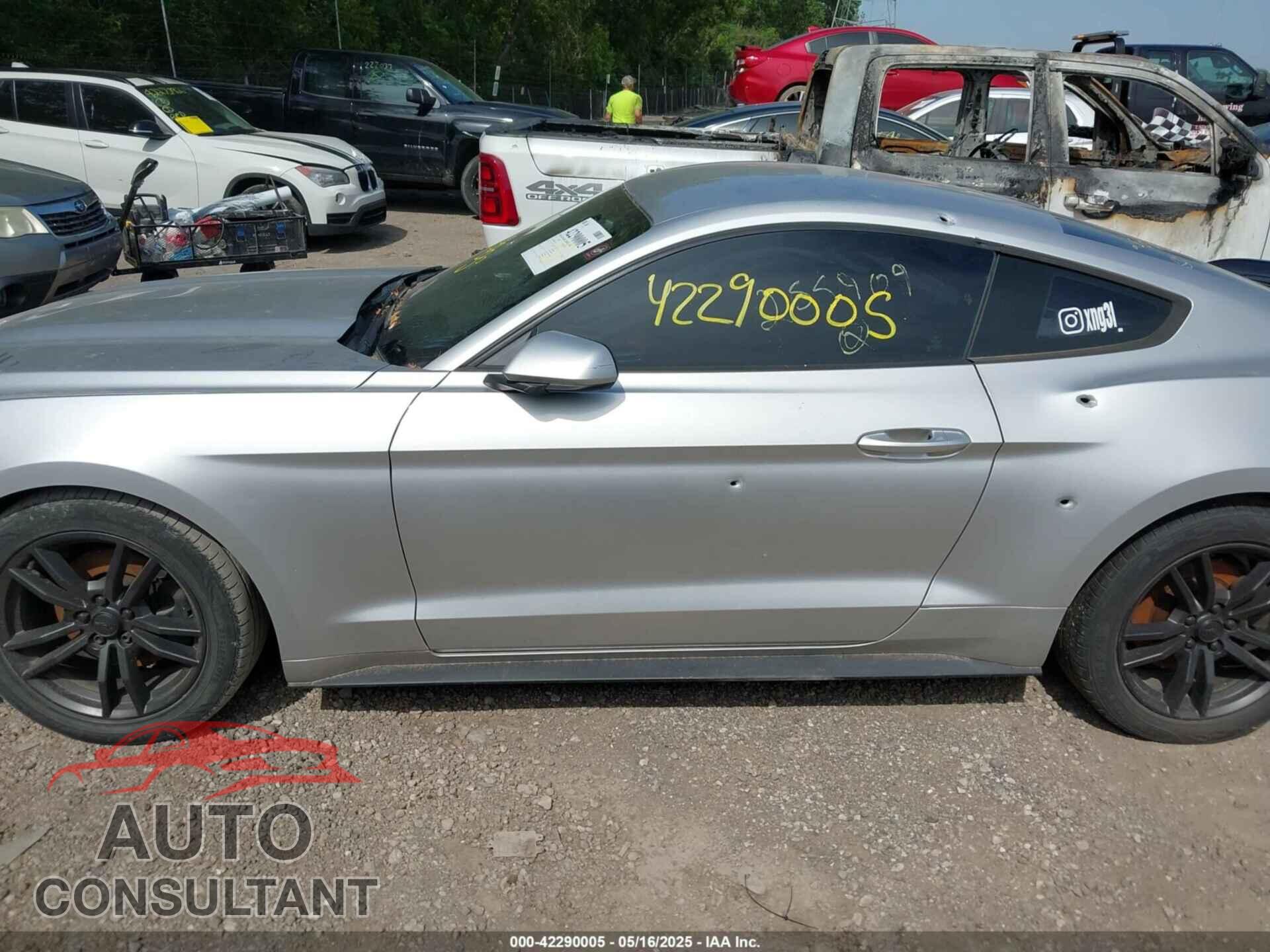 FORD MUSTANG 2017 - 1FA6P8TH8H5255909