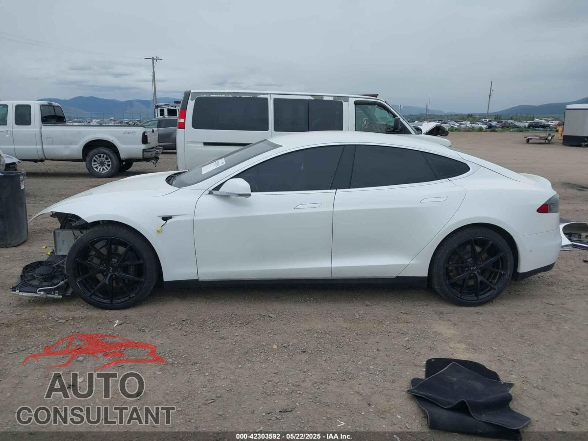 TESLA MODEL S 2015 - 5YJSA1E29FF103580