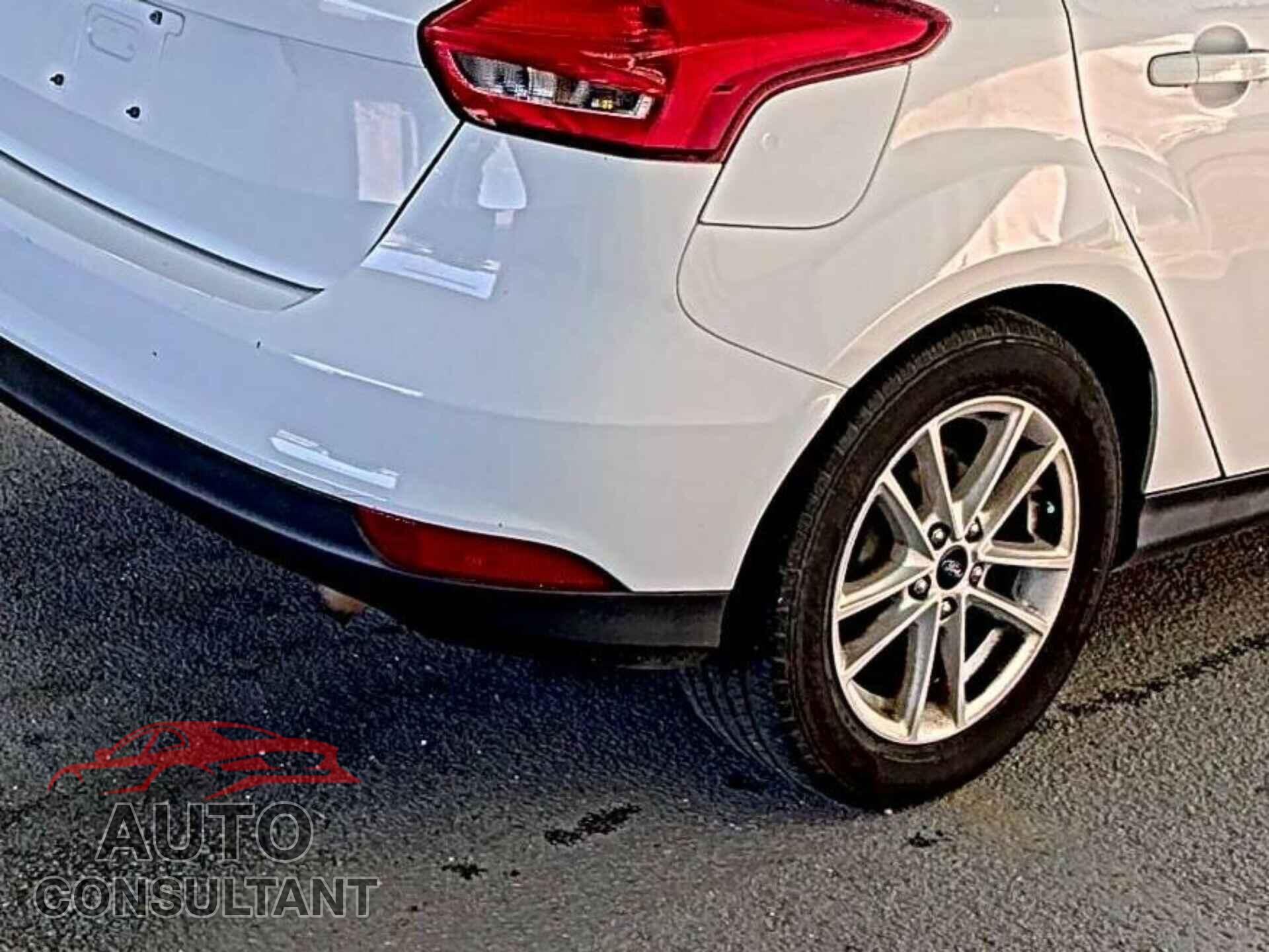 FORD FOCUS 2017 - 1FADP3K29HL315327