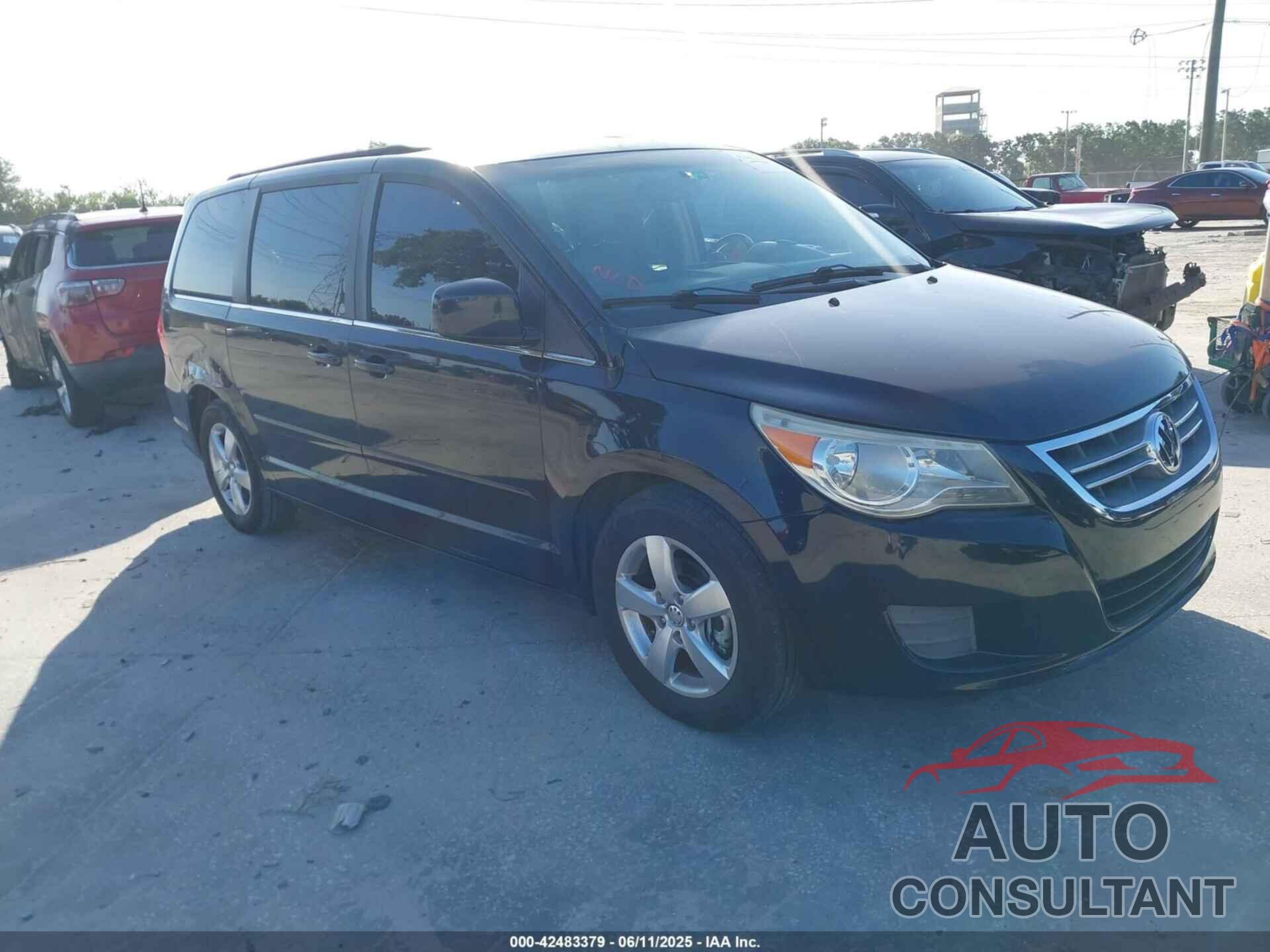 VOLKSWAGEN ROUTAN 2011 - 2V4RW3DG5BR668194