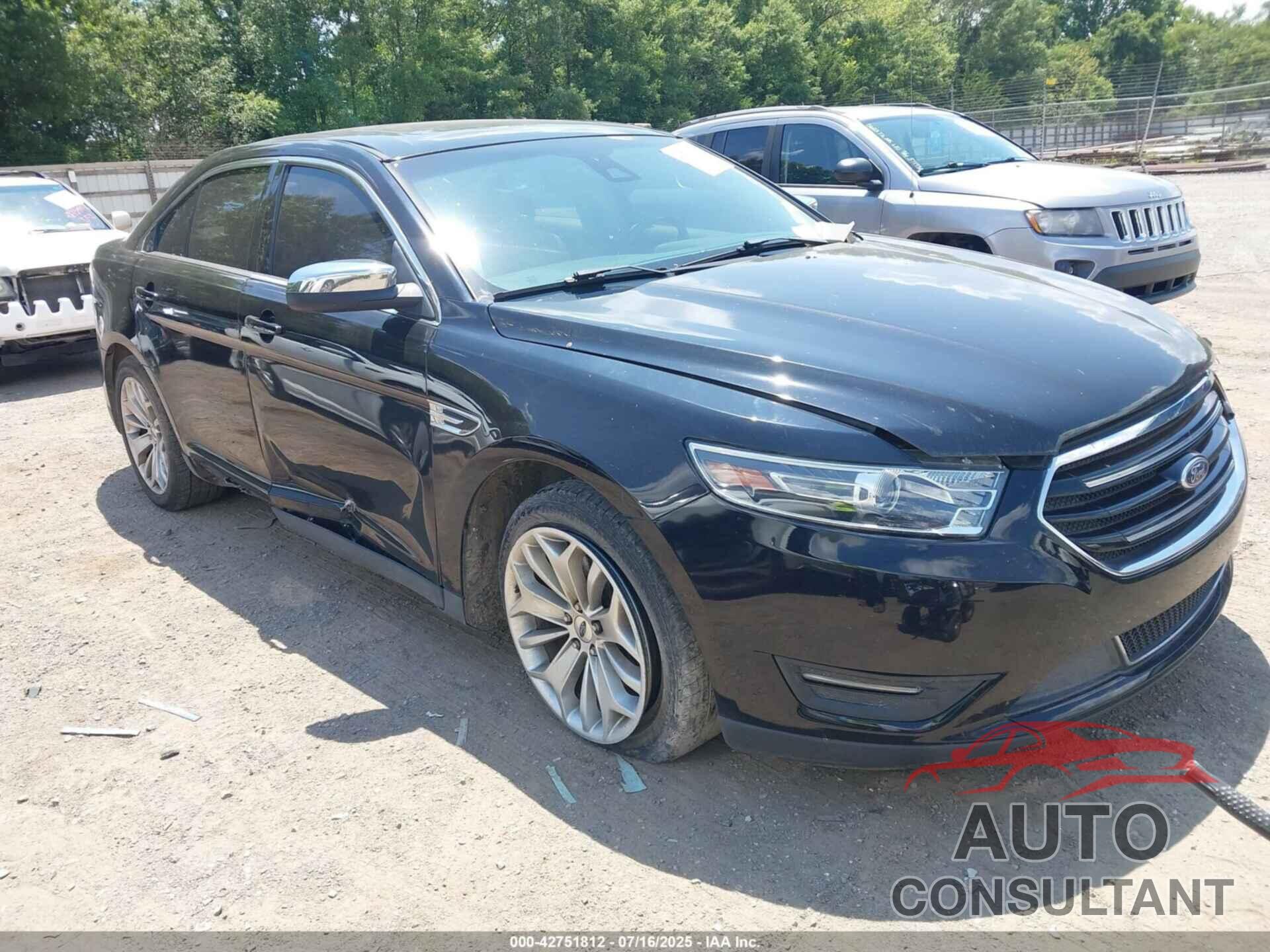 FORD TAURUS 2018 - 1FAHP2F86JG124179