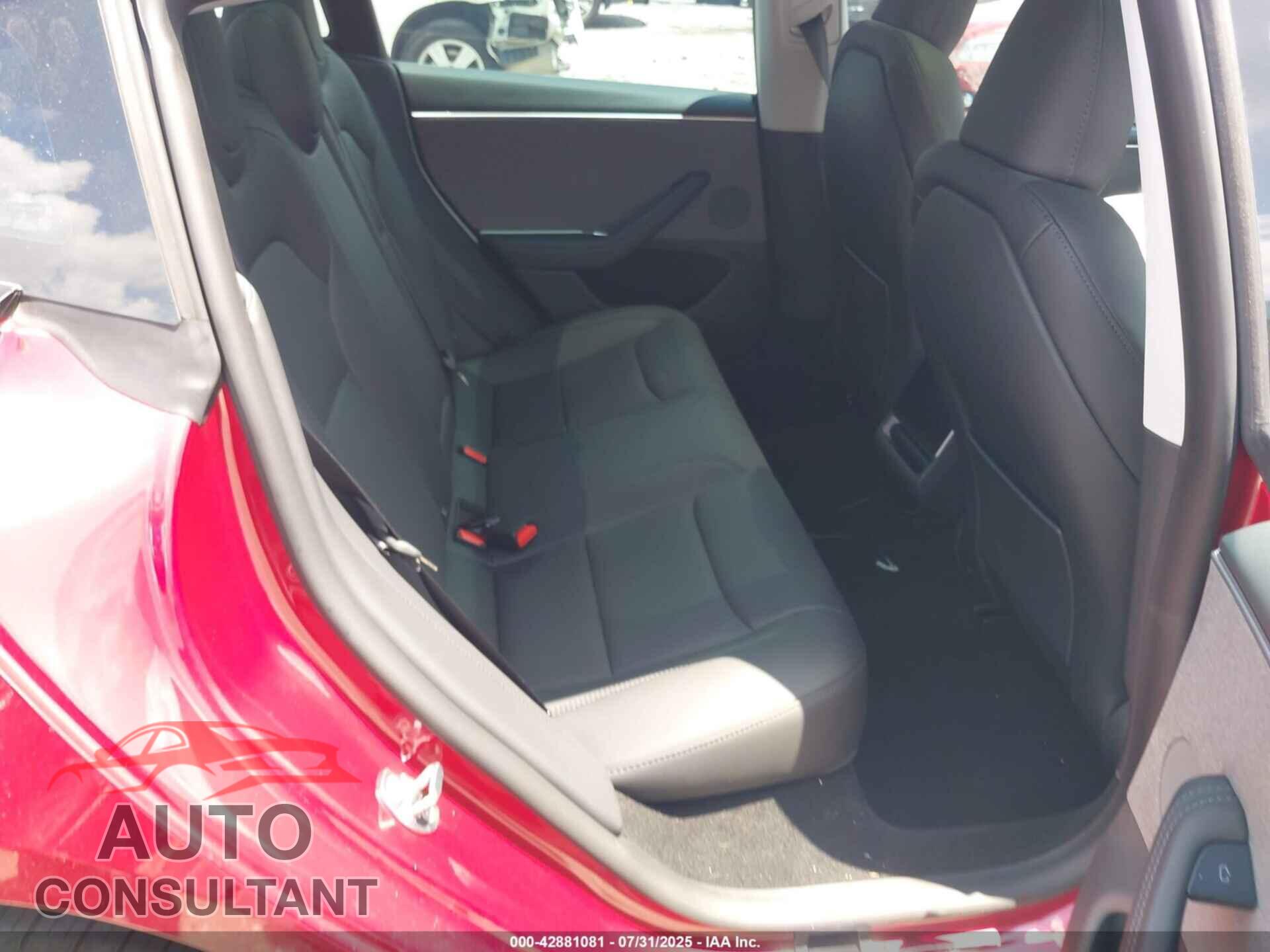 TESLA MODEL 3 2025 - 5YJ3E1EA9SF031211