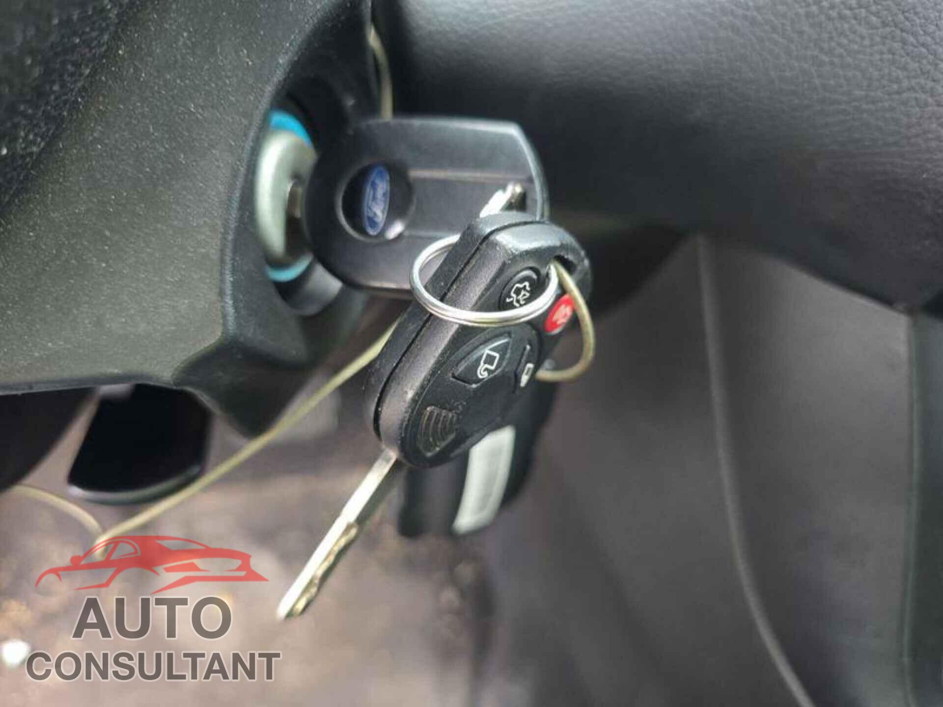 FORD FOCUS 2016 - 1FADP3K22GL348877