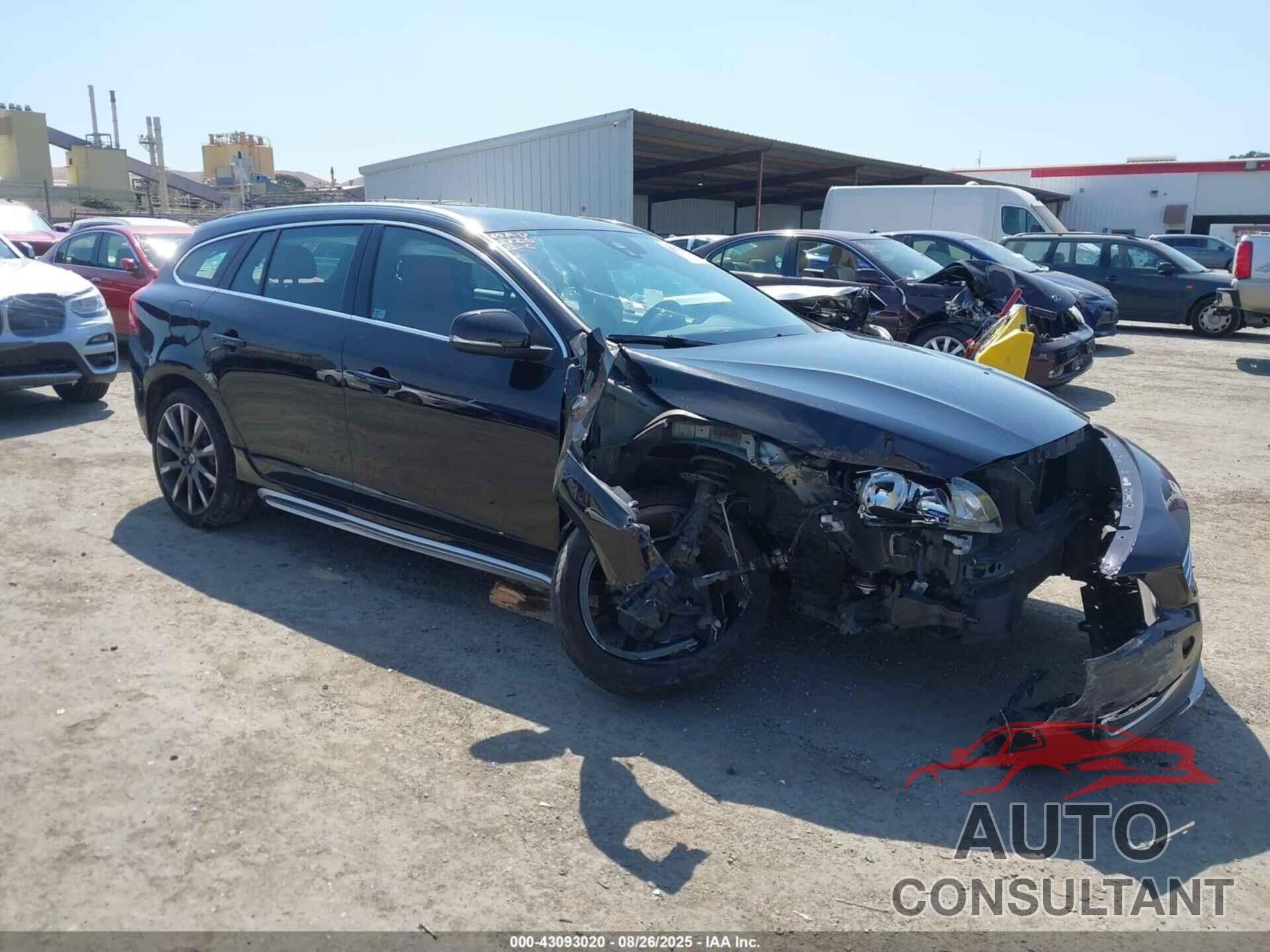 VOLVO V60 2015 - YV126MEB3F1186414