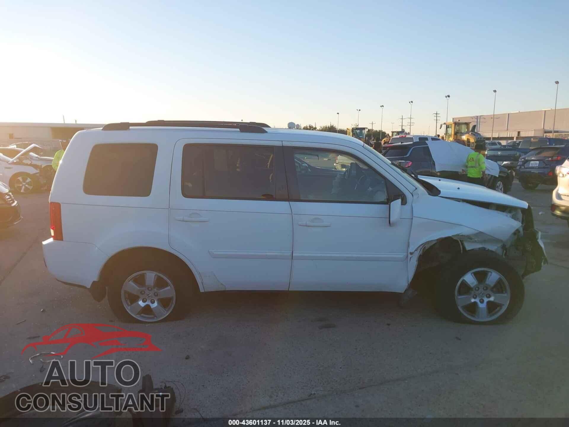 HONDA PILOT 2011 - 5FNYF3H48BB006157