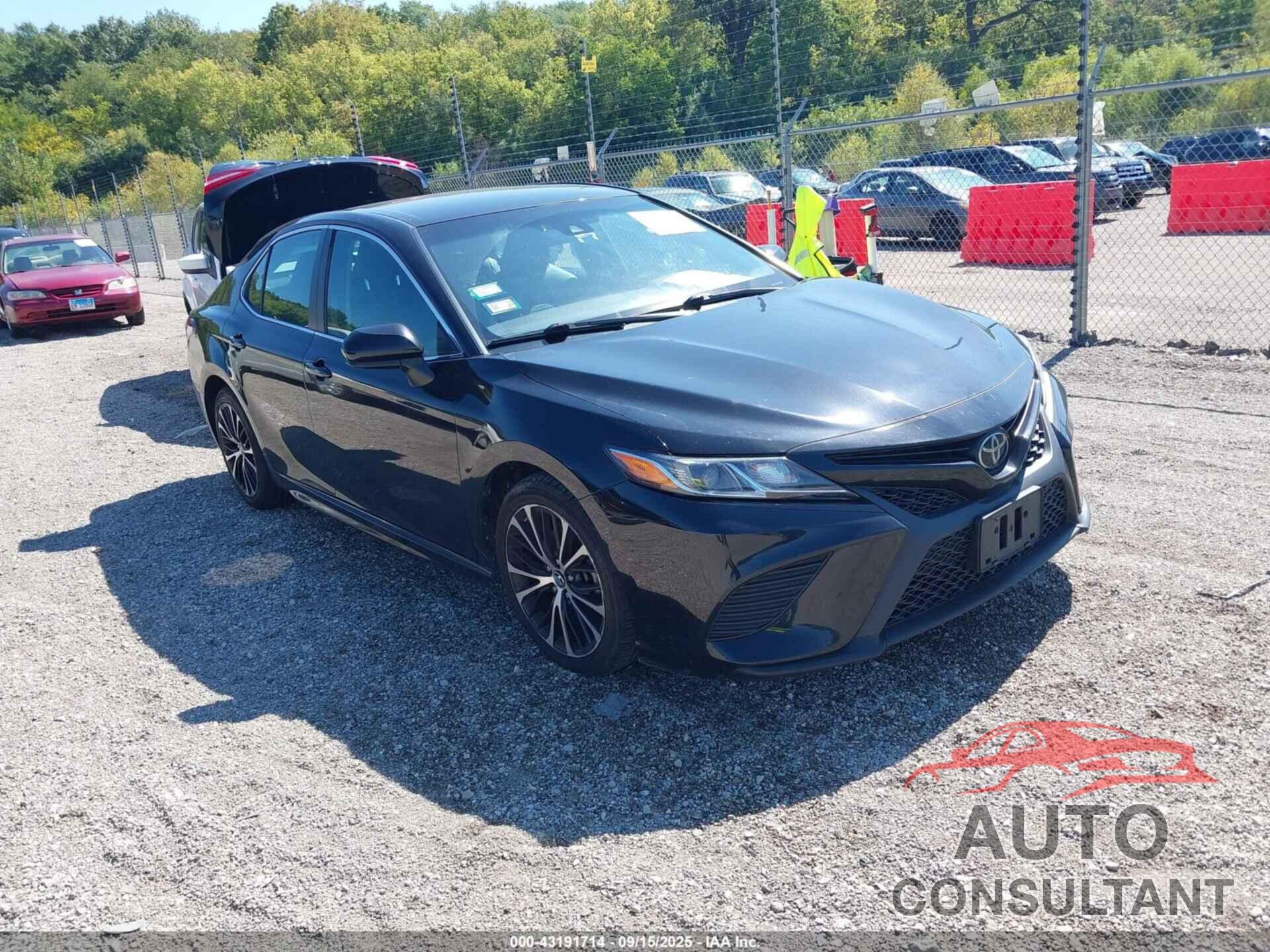 TOYOTA CAMRY 2018 - 4T1B11HK9JU150552