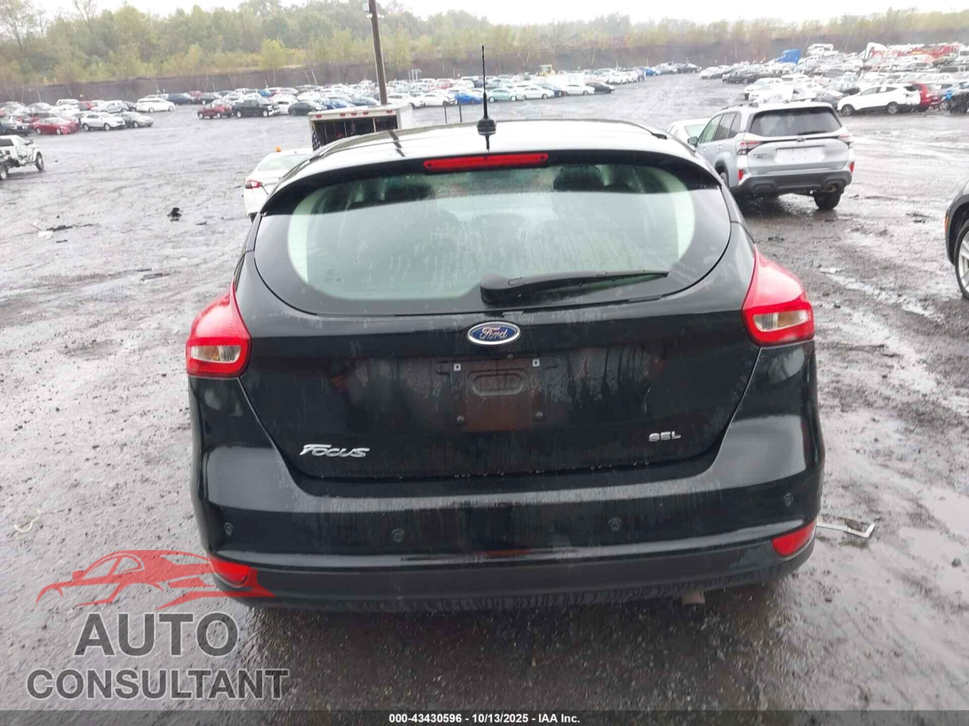 FORD FOCUS 2017 - 1FADP3M29HL297523