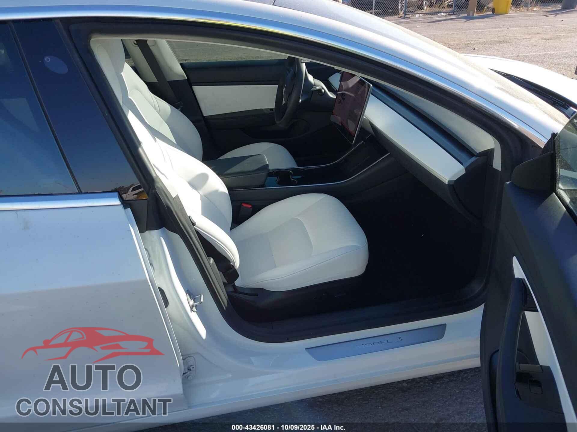 TESLA MODEL 3 2020 - 5YJ3E1EB2LF720100