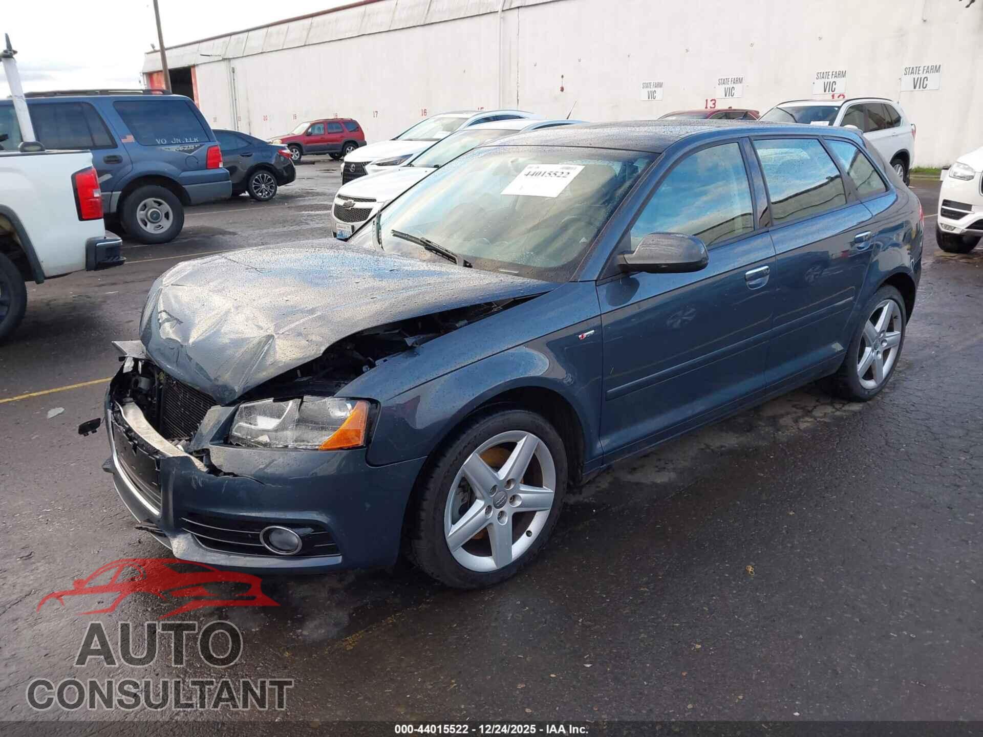 AUDI A3 2012 - WAUBEAFM7CA059245