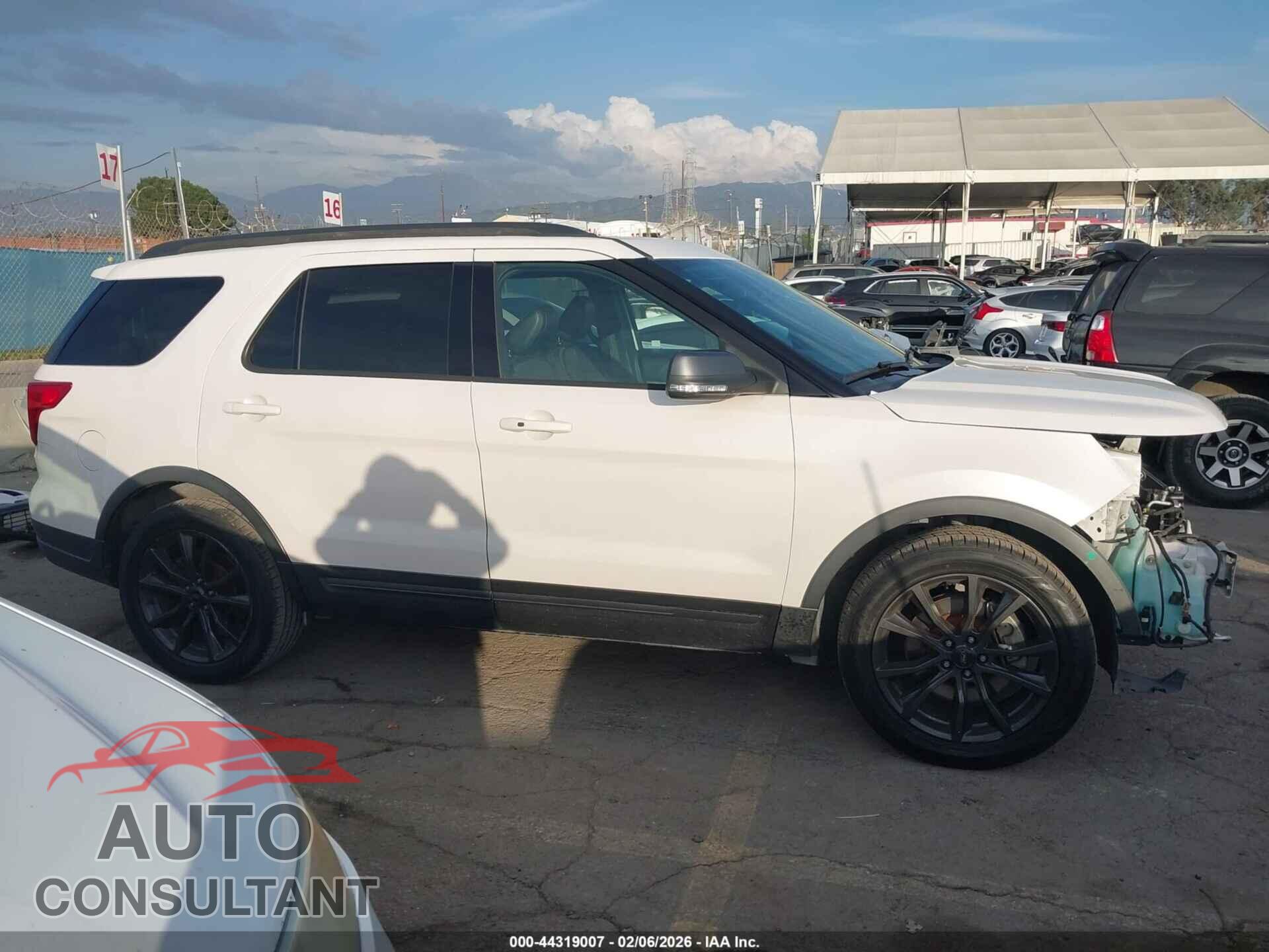 FORD EXPLORER 2018 - 1FM5K7D84JGB32207