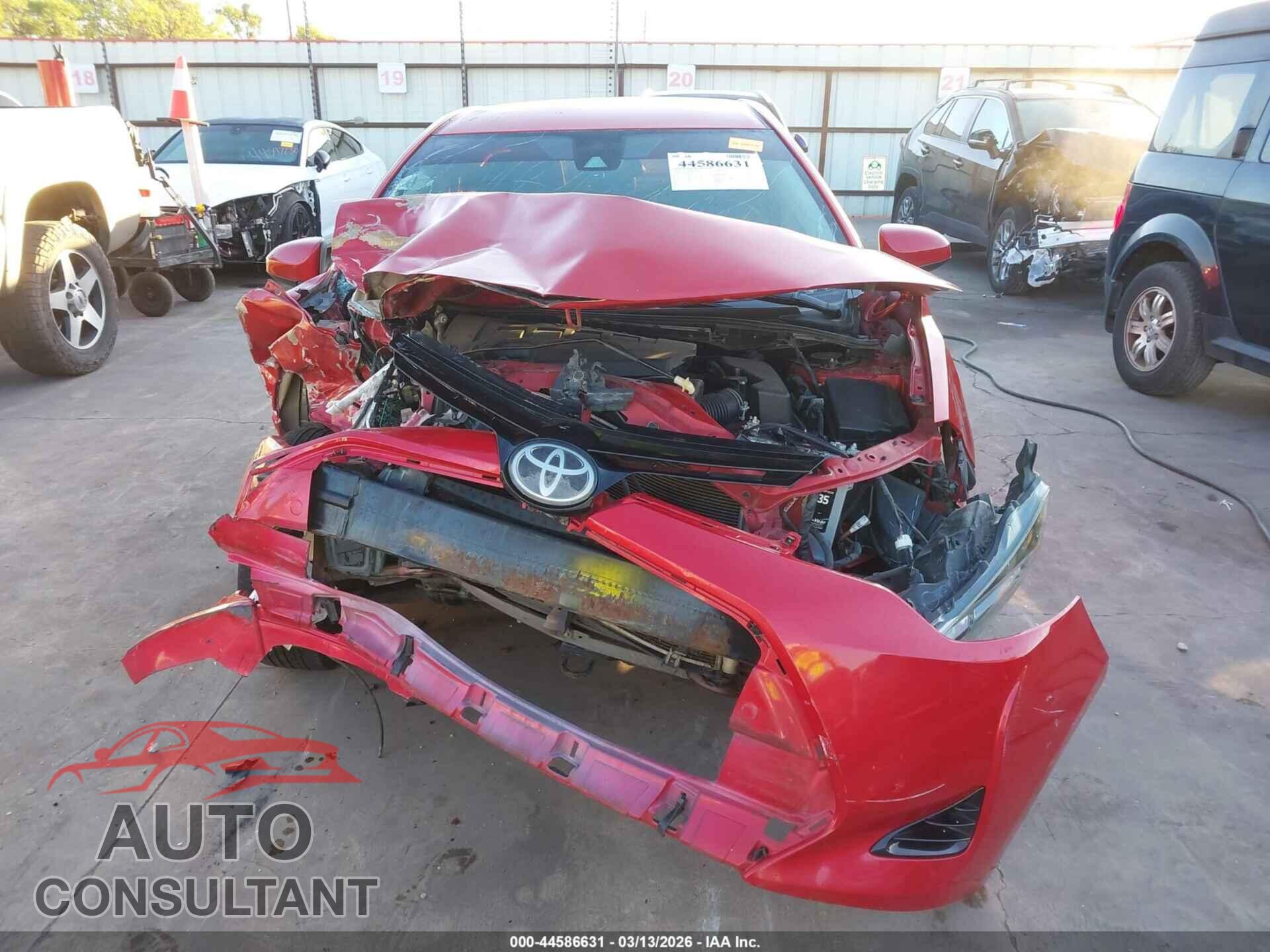 TOYOTA COROLLA 2018 - 5YFBURHE5JP749059