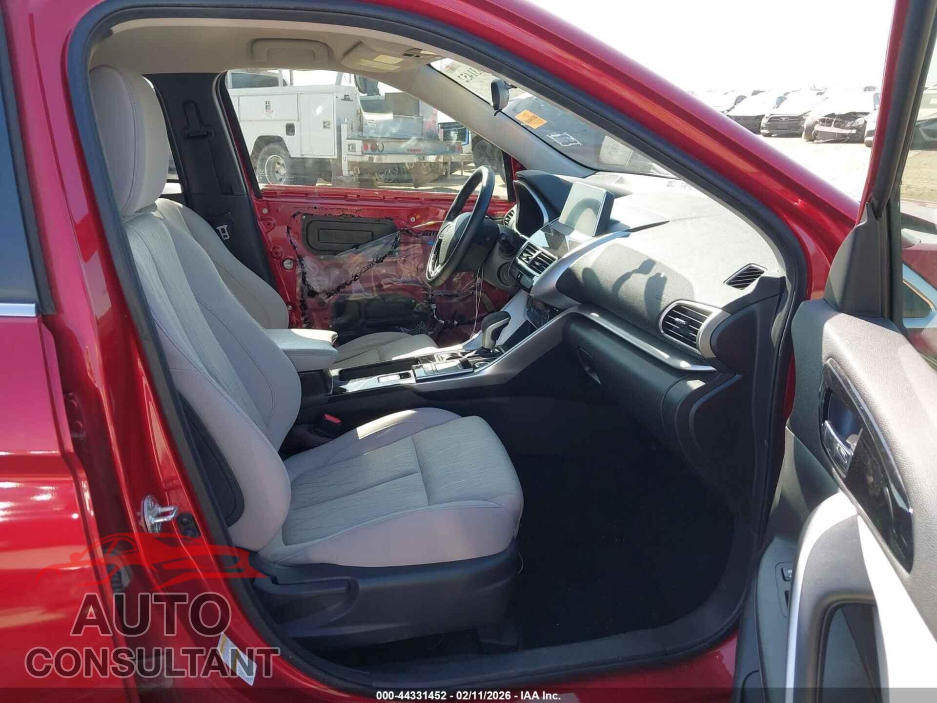 MITSUBISHI ECLIPSE CROSS 2018 - JA4AT5AA3JZ059583