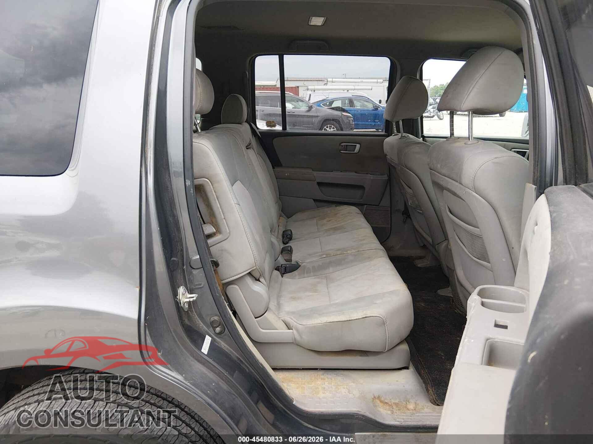 HONDA PILOT 2011 - 5FNYF4H21BB028750