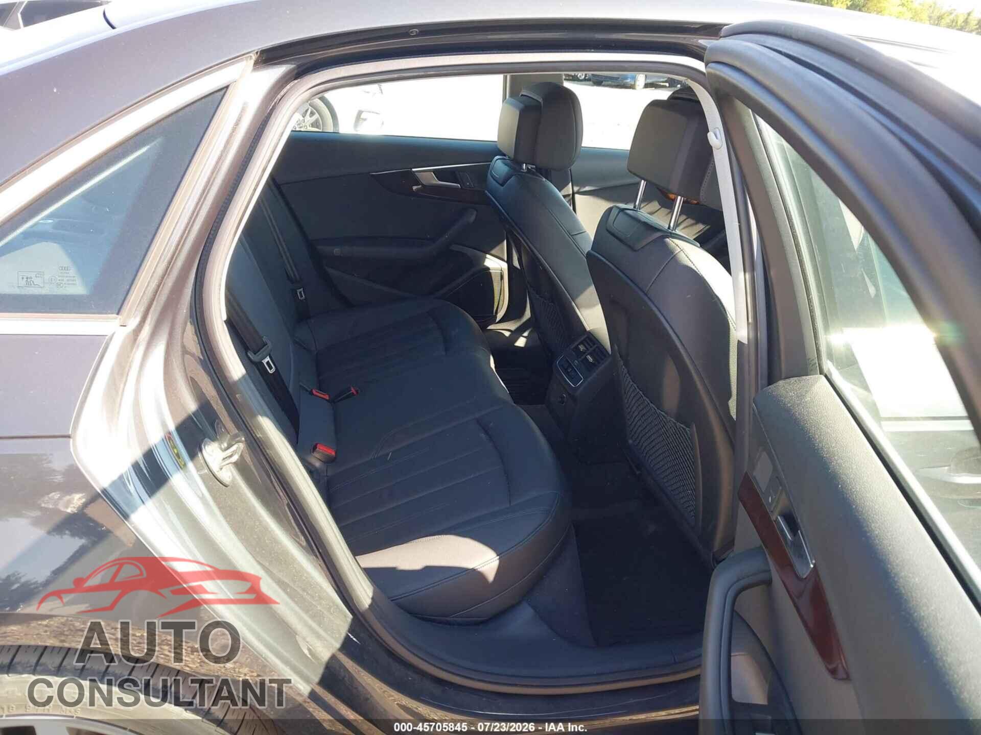 AUDI A4 2019 - WAUDNAF4XKN013067