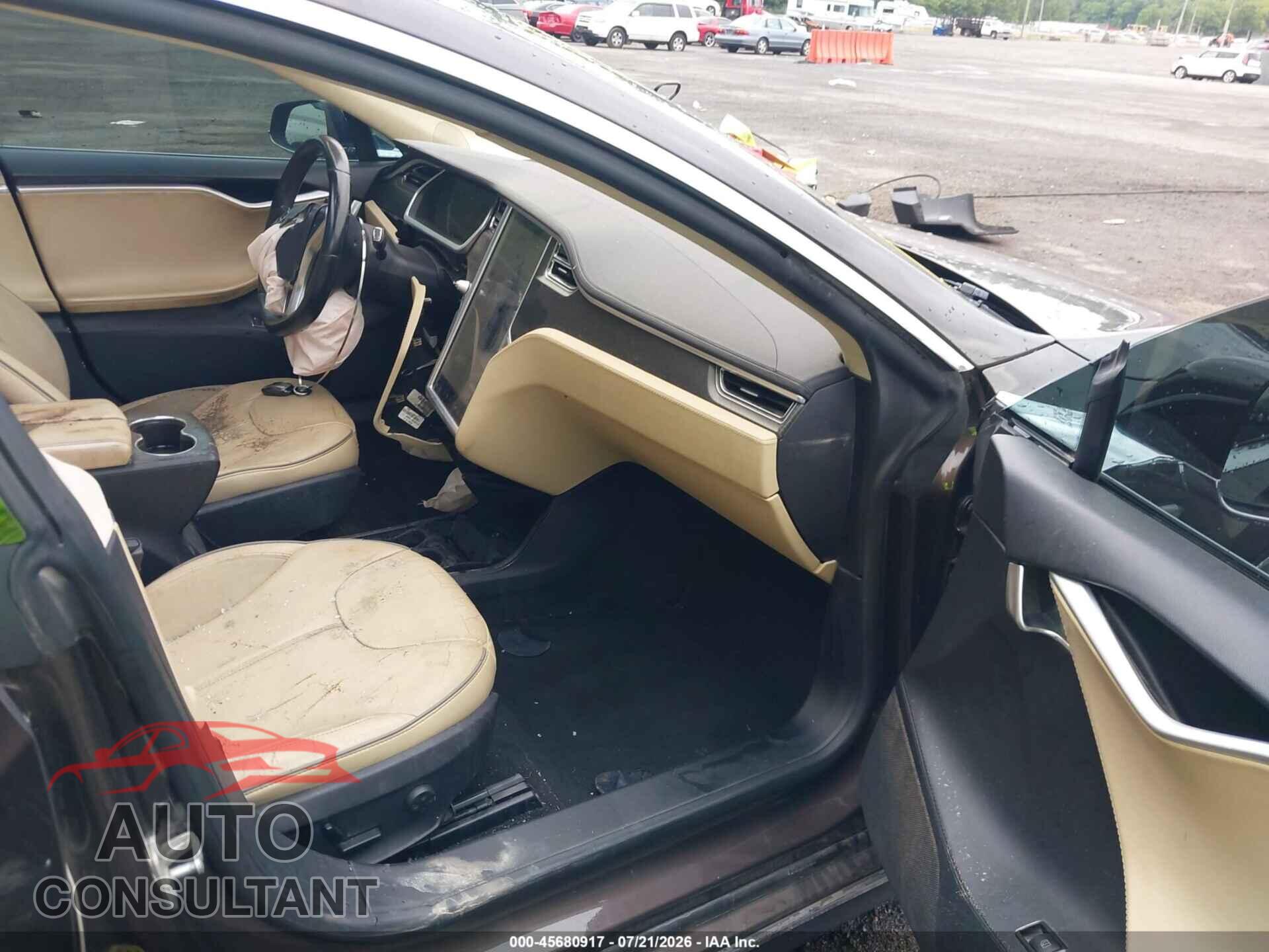 TESLA MODEL S 2013 - 5YJSA1CP8DFP09903
